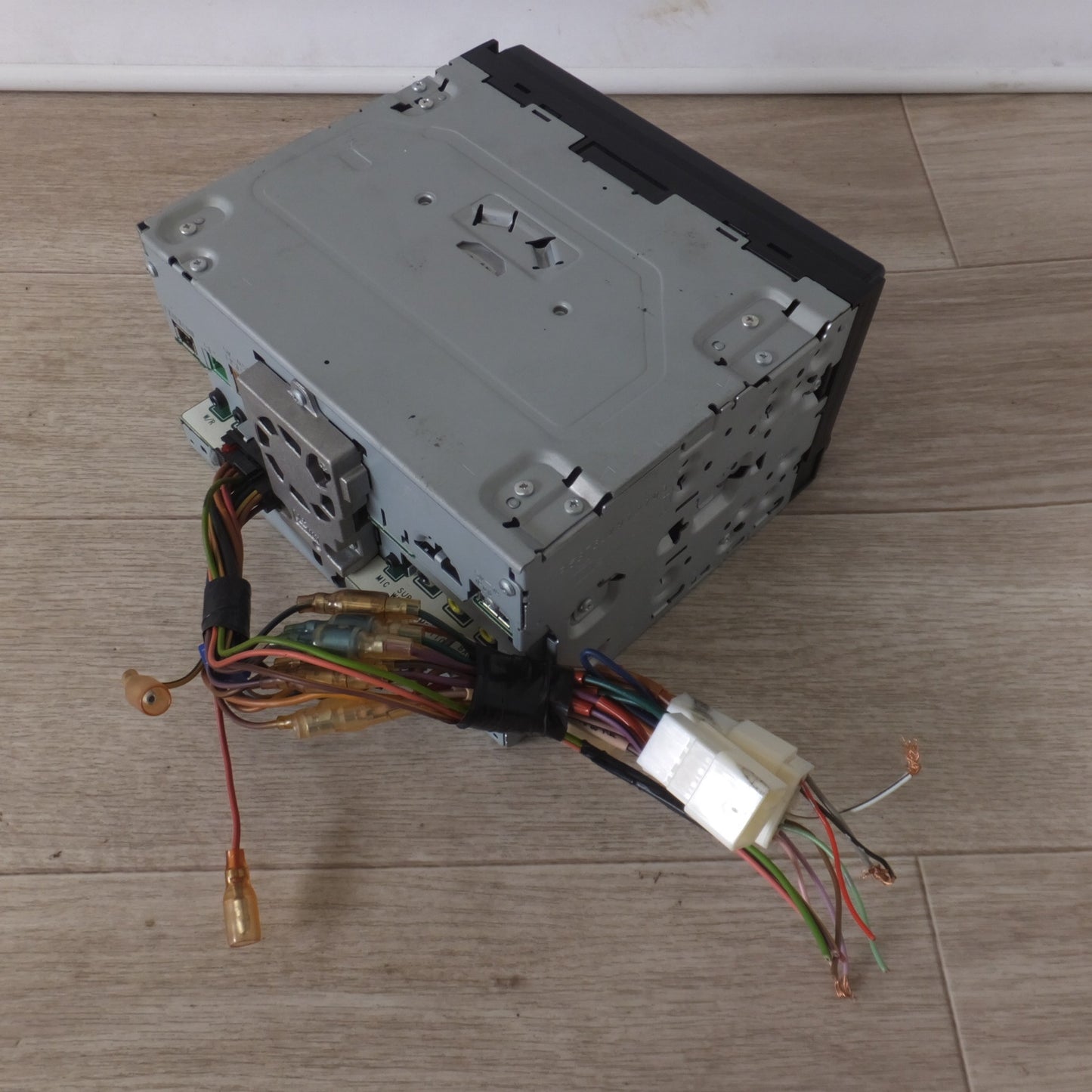 [送料無料] ★カロッツェリア carrozzeria AV一体型メモリーナビゲーション 楽ナビ AVIC-RZ503(20)★
