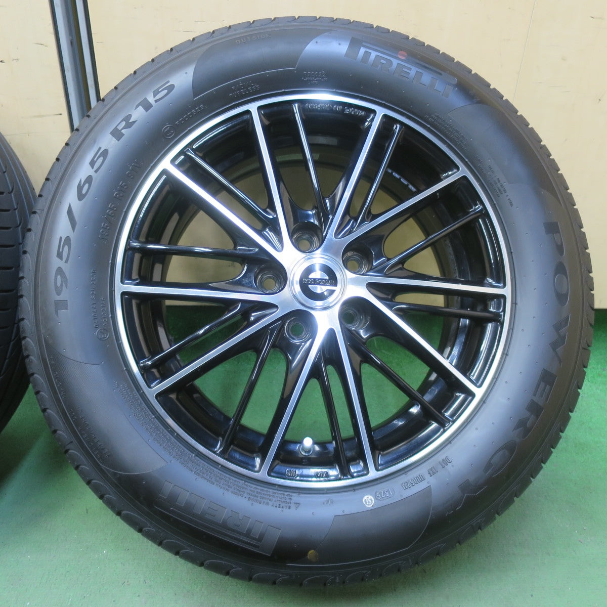 バリ溝！25年！キレイ！8.5分◎プリウス 等 195/65R15 ピレリ POWERGY ECO FORME CRS111 エコフォルム パワジー 15インチ PCD100/5H◎6061511イノ