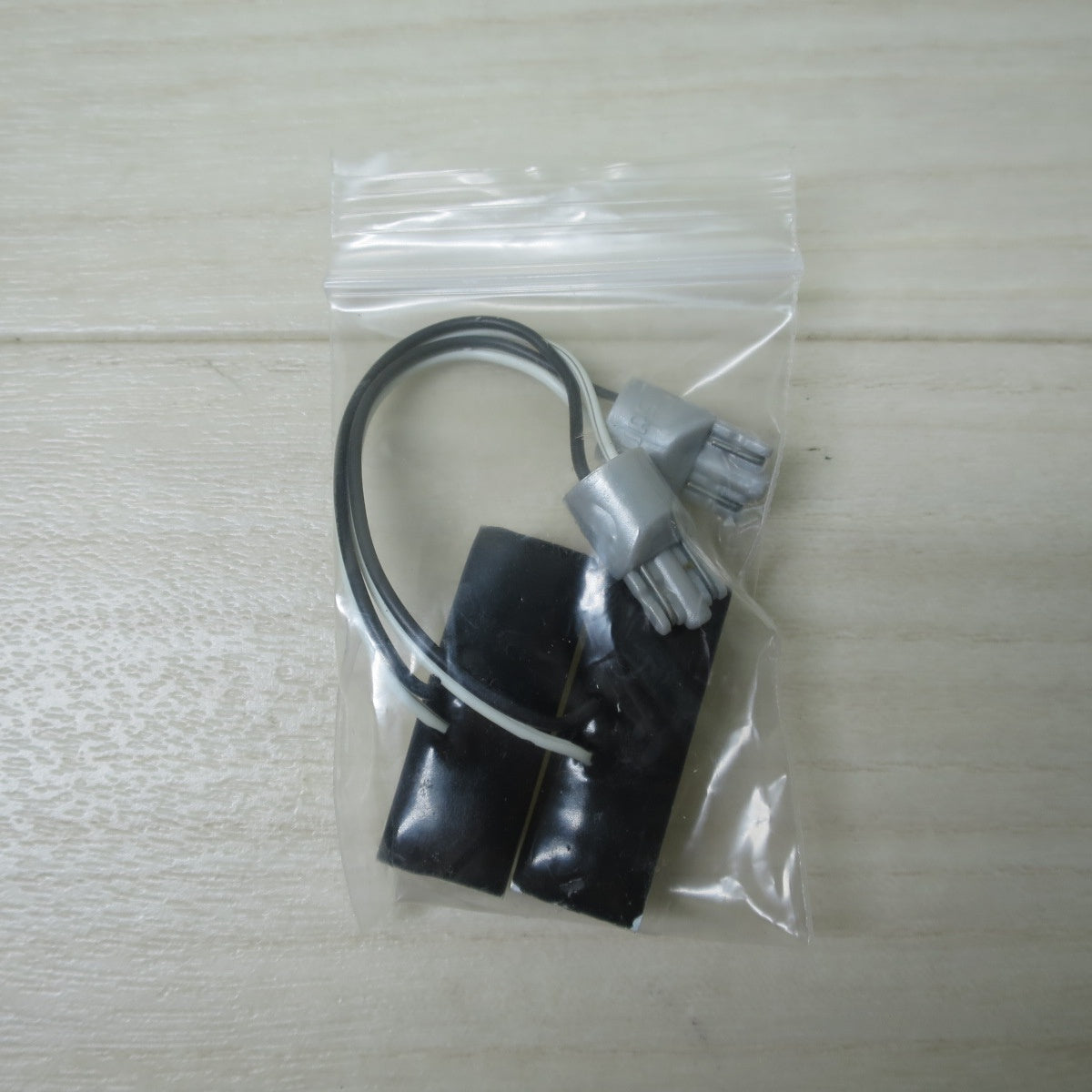 [送料無料] 未使用！2個セット☆YOURS マツダ CX-5 (KF系) 専用 LED ライセンス ランプ ライト ナンバー 灯 照明 型式 不明☆