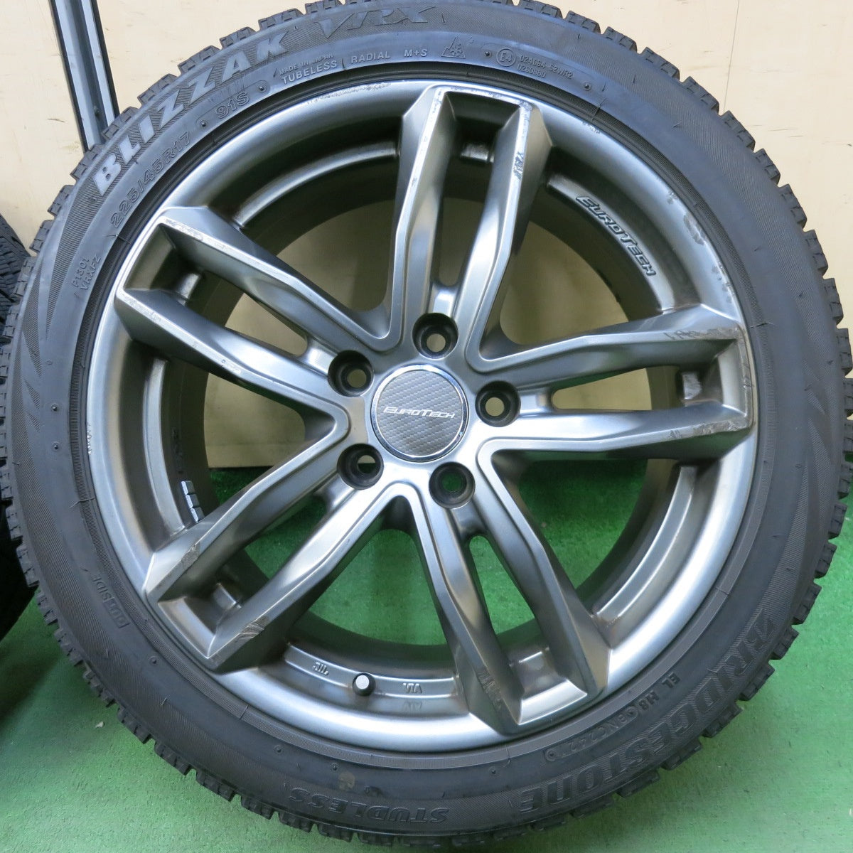 バリ溝！21年！9.5分★アウディ A3 等 EUROTECH GAYA5 225/45R17 スタッドレス ブリヂストン ブリザック VRX ユーロテック ガヤ5 17インチ PCD112/5H★5082203SKス