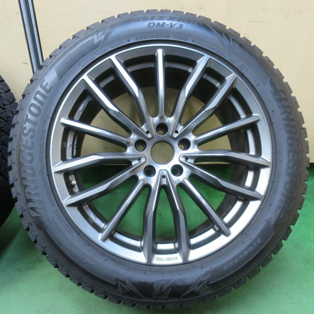 バリ溝！22年！キレイ！9.5分★BMW 等 MAK RAPP 265/50R19 スタッドレス ブリヂストン ブリザック DM-V3 19インチ ラップ PCD112/5H★5012401イス