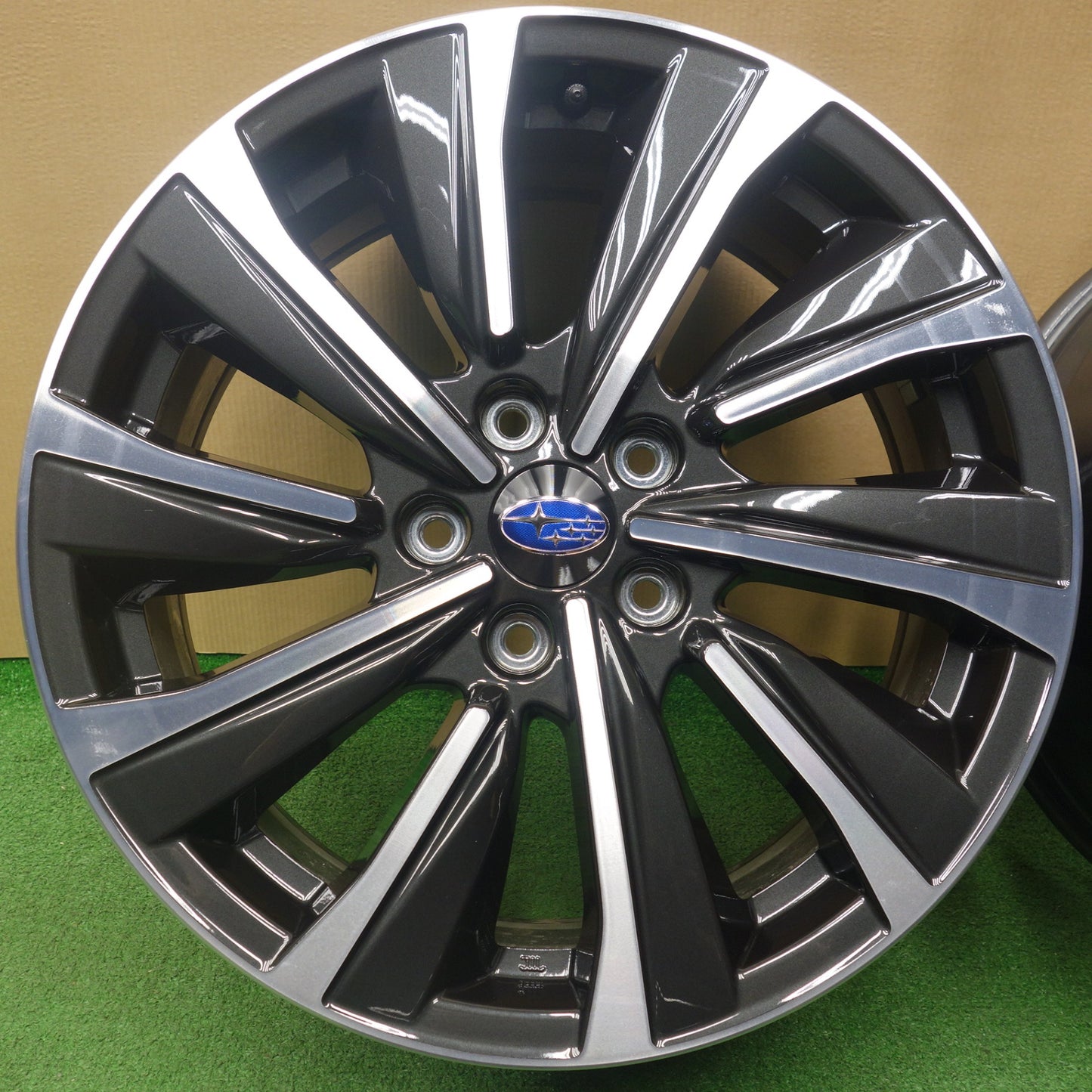 新車外し★スバル VN5 レヴォーグ STI スポーツ 純正 ホイール 18インチ 18×7.5J PCD114.3/5H★6032102KTホ