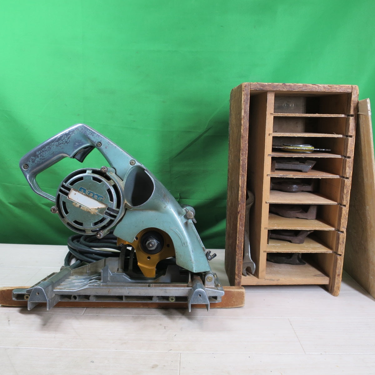 [送料無料] 付属品付き！替刃複数☆日立 46mm ブレーキ付 仕上 溝切 PG21B 電動 工具 コード式 ミゾキリ 溝切り カッター HITACHI☆