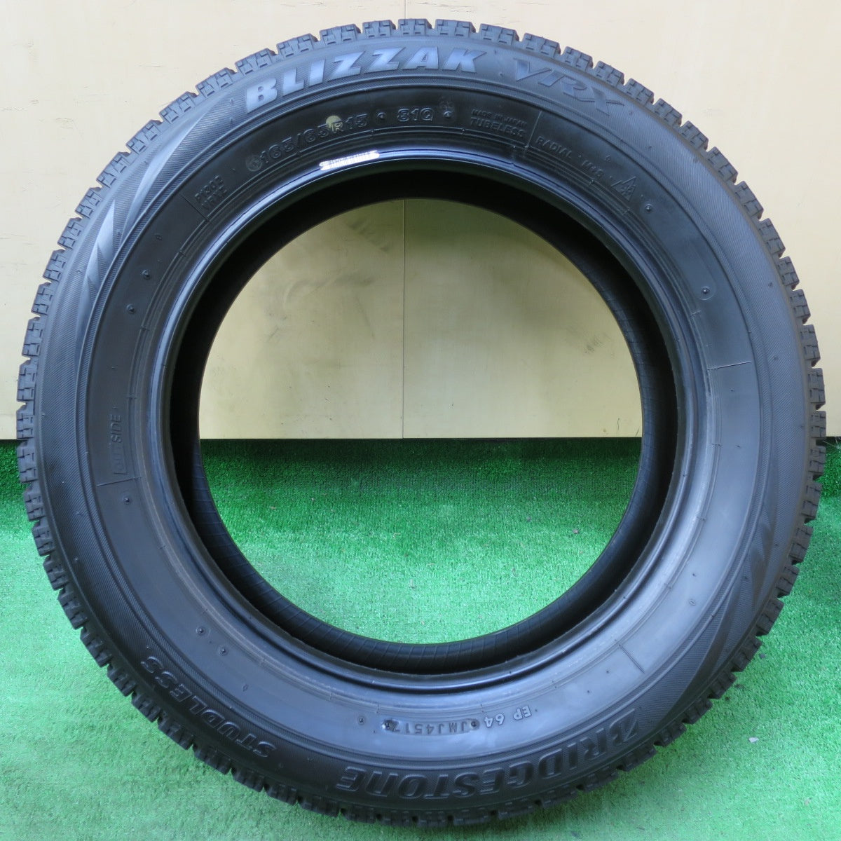 [送料無料] バリ溝！9.5分以上★スタッドレス 165/65R15 ブリヂストン ブリザック VRX タイヤ 15インチ デリカD2 ソリオ ハスラー タフト等★4110508イスタ