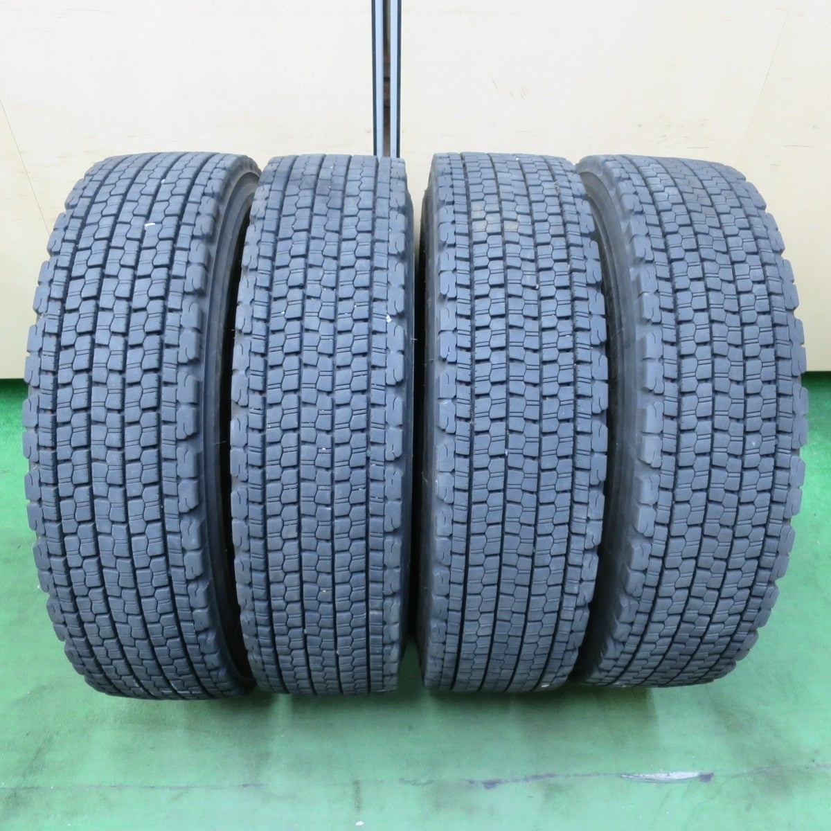 4本価格！22年★トラック タイヤ 225/80R17.5 123/122L スタッドレス ブリヂストン エコピア W901 Z 17.5インチ★5011509イスタ