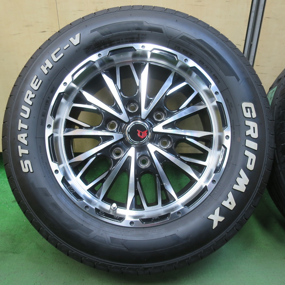 バリ溝！22年！キレイ！9分★LEHRMEISTER LMG VASTIA 215/65R16 グリップマックス STATURE HC-V ホワイトレター レアマイスター ヴァスティア PCD139.7/6H★5103012イノ