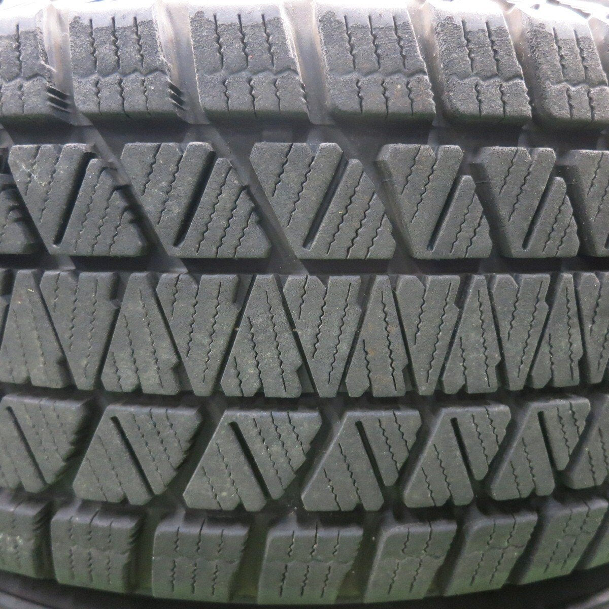 バリ溝！21年！キレイ！9.5分★スタッドレス 225/60R17 ブリヂストン ブリザック DM-V3 EuroSpeed MANARAY SPORT 17インチ PCD114.3/5H★4112906HAス