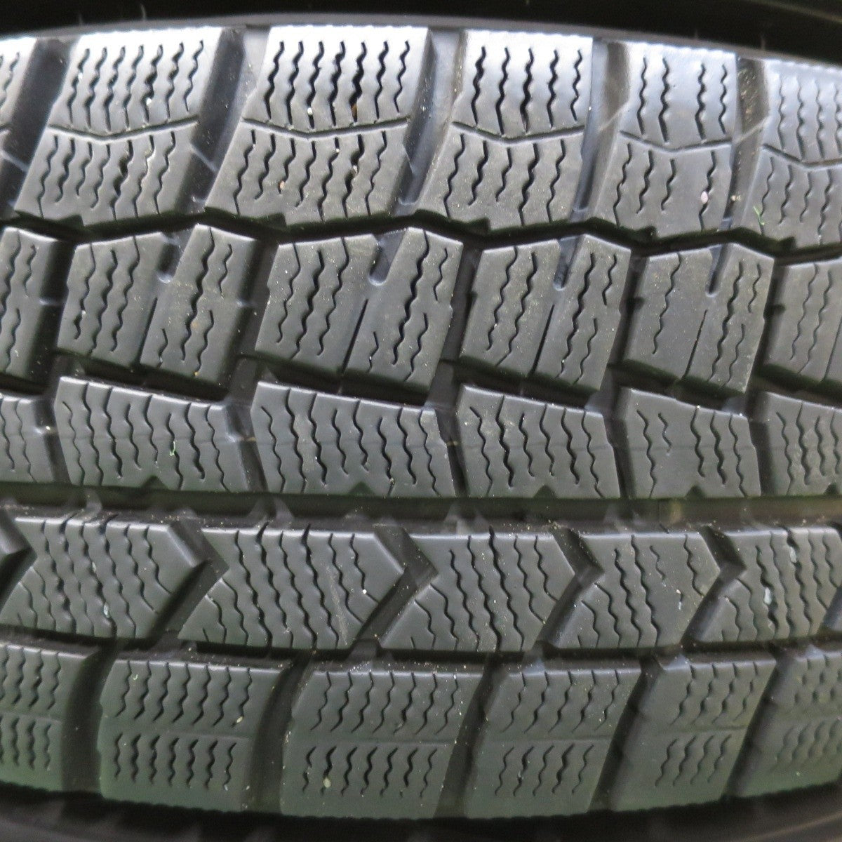 バリ溝！22年！キレイ！9.5分★スタッドレス 175/65R15 ダンロップ ウインターマックス WM02 EuroSpeed MANARAY SPORT ユーロスピード 15インチ PCD100/4H★5032204イス