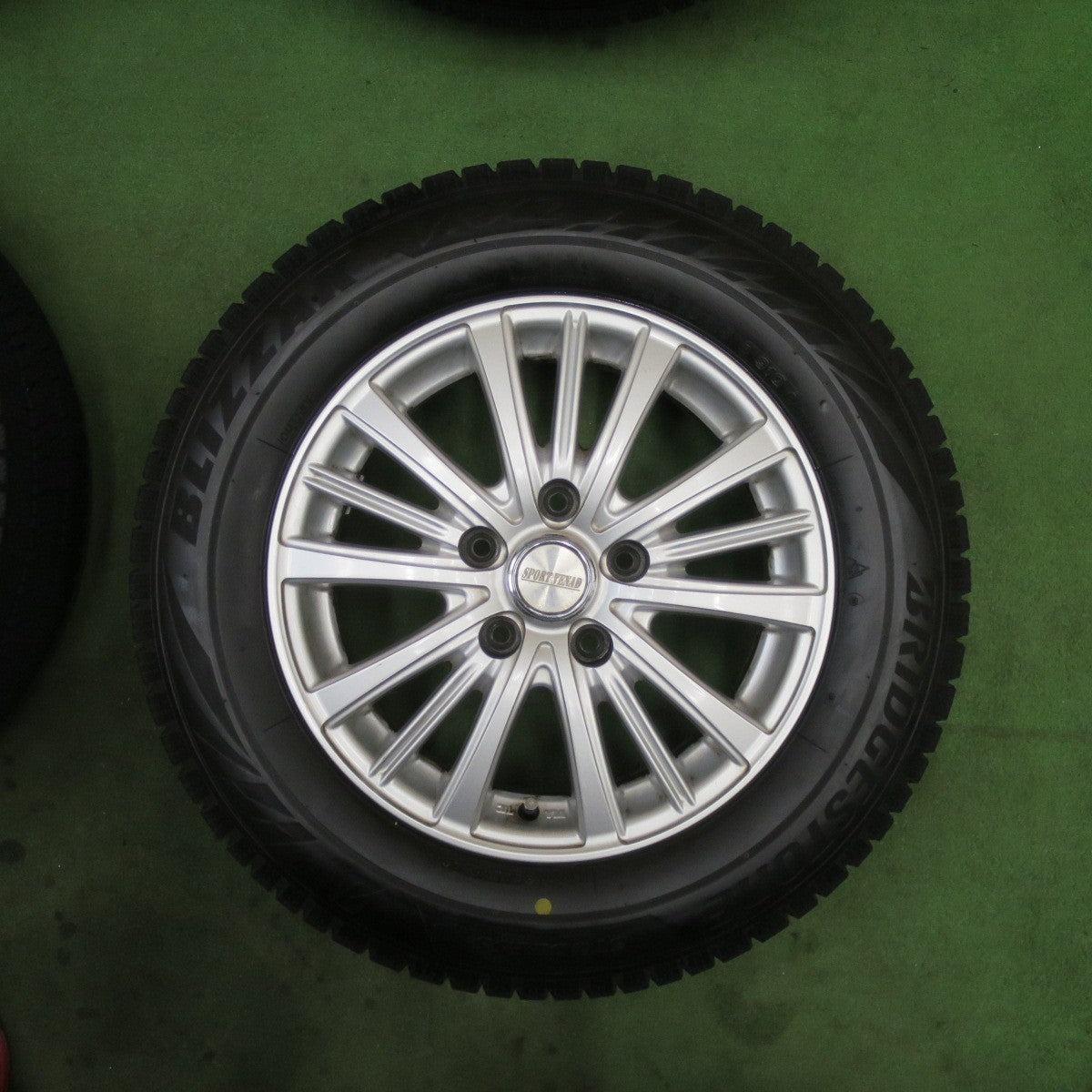 バリ溝！24年！キレイ！9.5分以上★スタッドレス 195/65R15 ブリヂストン ブリザック VRX2 SPORT VENAD 社外 アルミ 15インチ PCD114.3/5H★6021902TTス