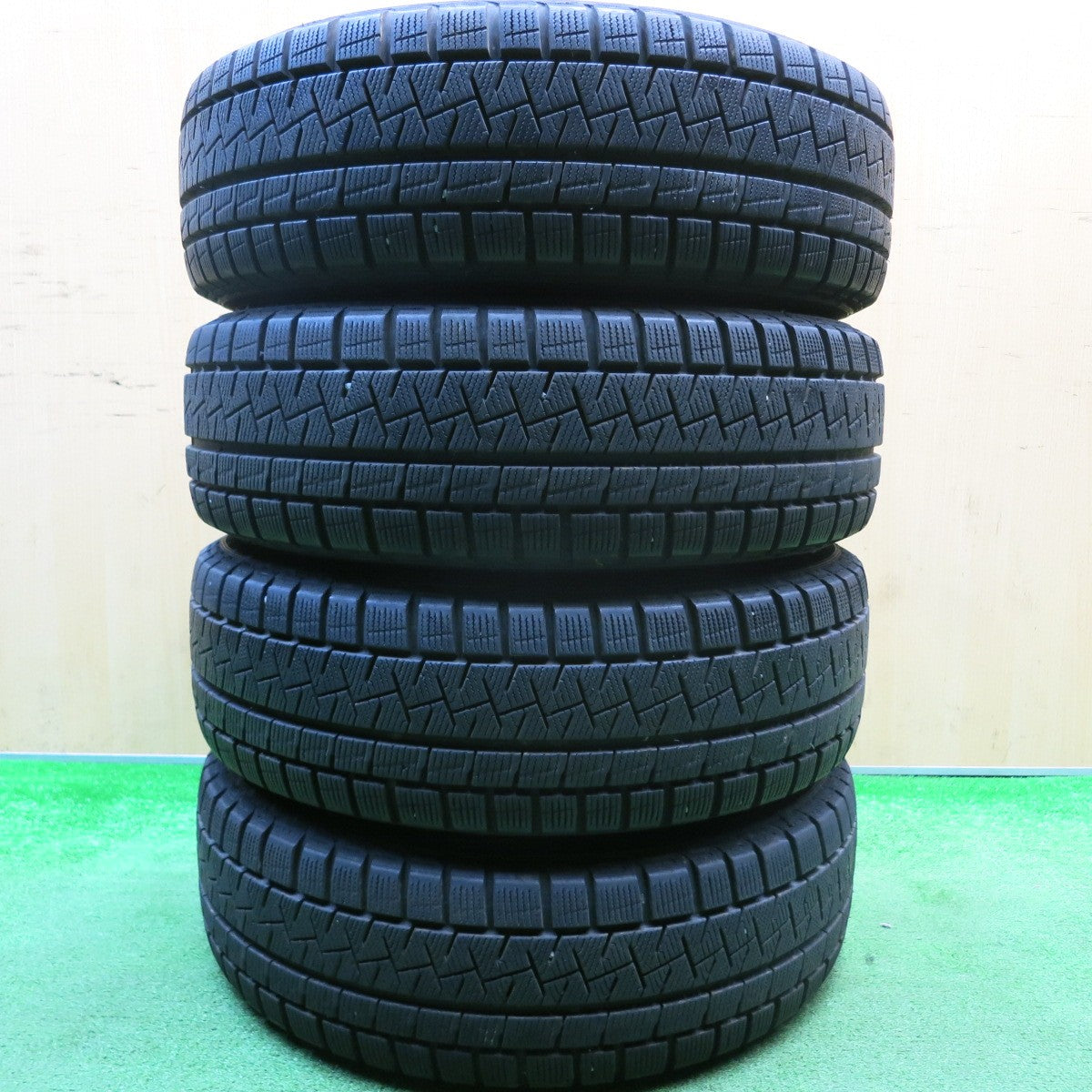 バリ溝！21年！キレイ！8.5分★スタッドレス 185/60R15 ピレリ アイス アシンメトリコ プラス VELVA SPORTZ ヴェルヴァ 15インチ PCD100/4H★5122003HAス