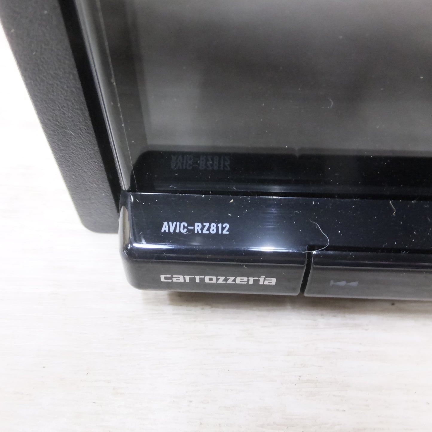 [送料無料] キレイ! 付属品付き◆パイオニア カーナビ カロッツェリア 楽ナビ 180mm AVIC-RZ812-D AV 一体型 メモリーナビゲーション 2021年版 地図データ◆