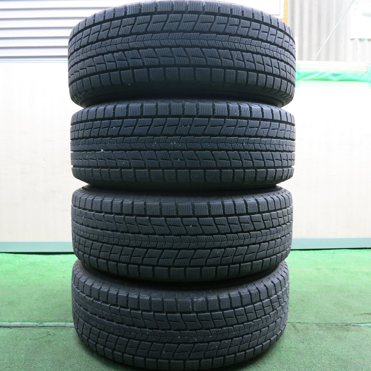 *送料無料* バリ溝！キレイ！9.5分★スタッドレス 225/65R17 ダンロップ ウインターマックス SJ8 MACBES MB8 マクベス 17インチ PCD114.3/5H★4051902HAス