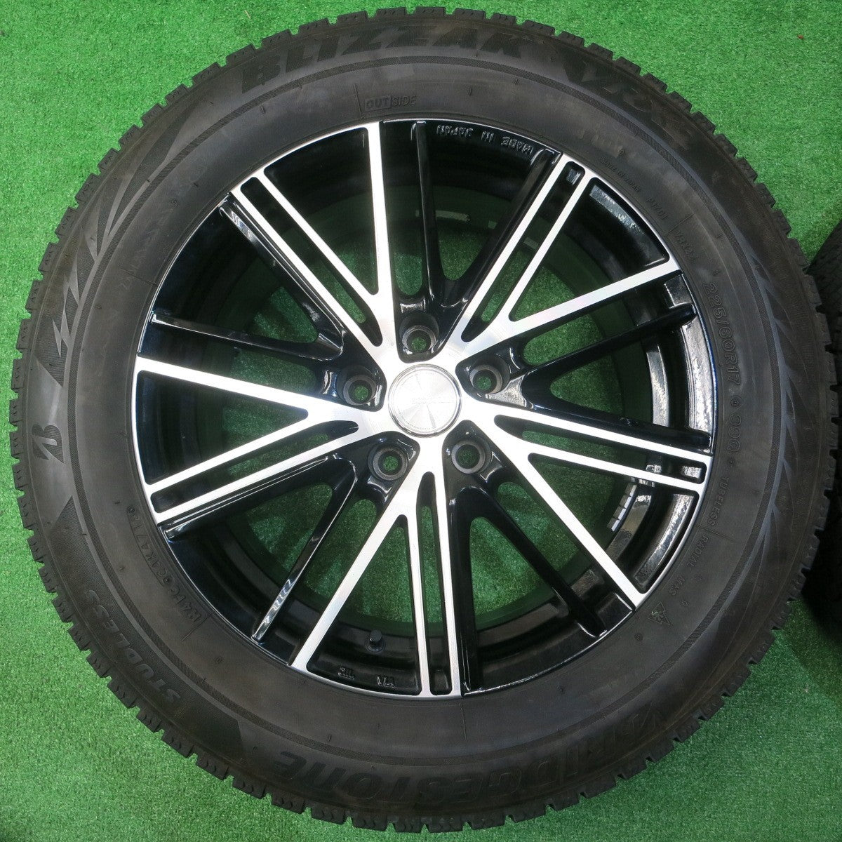 バリ溝！キレイ！9.5分★スタッドレス 225/60R17 ブリヂストン ブリザック VRX2 ECO FORME CRS161 エコフォルム 17インチ PCD114.3/5H★5051605NJス