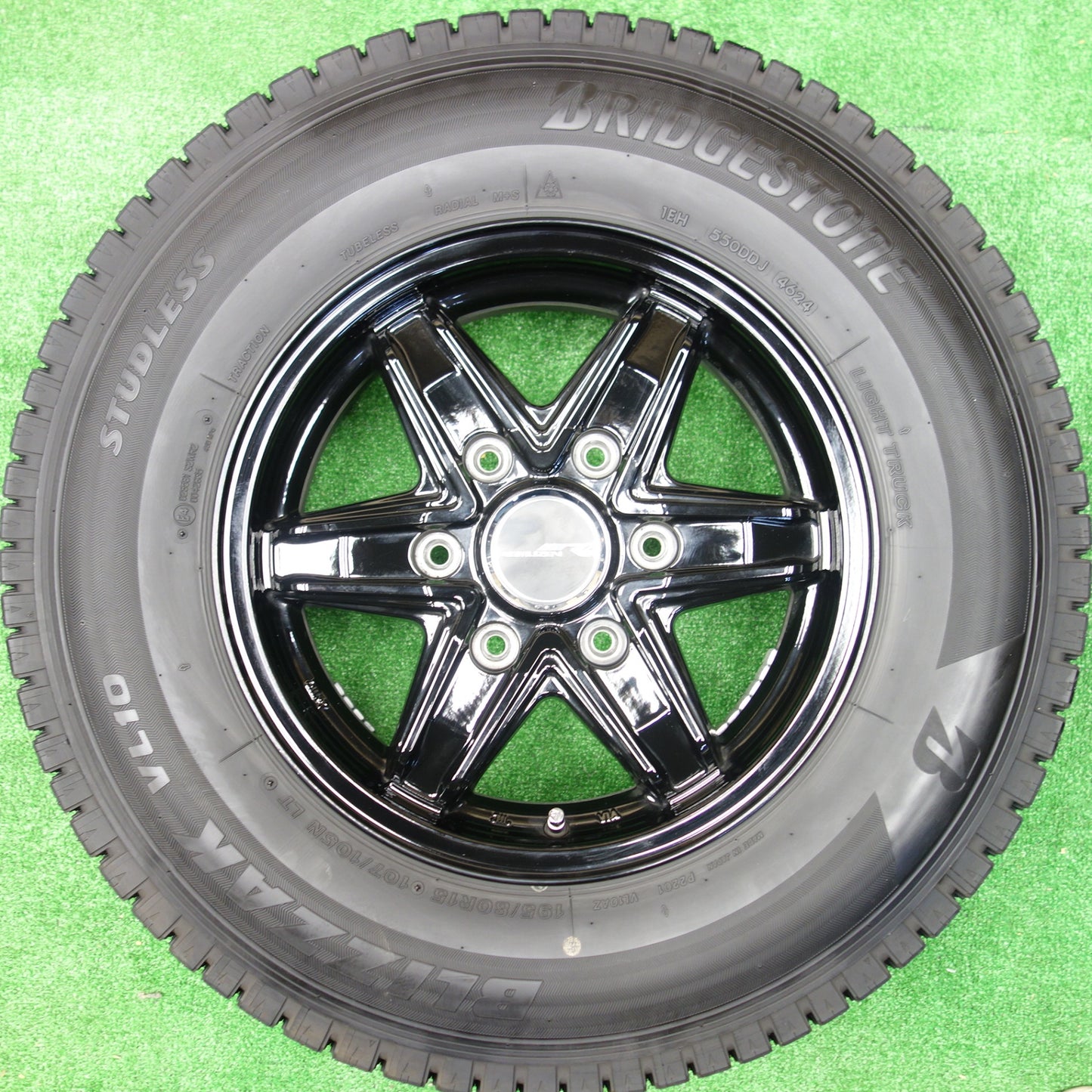 超バリ溝！24年！キレイ！ほぼ10分★スタッドレス 195/80R15 107/105N ブリヂストン ブリザック VL10 REMUZEN レミューゼン 15インチ PCD139.7/6H★5112703KTス