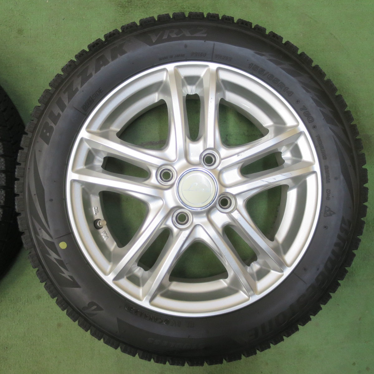 バリ溝！23年！9.5分以上★スタッドレス 155/65R14 ブリヂストン ブリザック VRX2 Linz 社外 アルミ 14インチ PCD100/4H★6022114イス