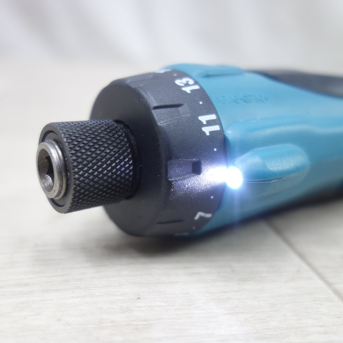 [送料無料] キレイ◆マキタ 充電式 ペン ドライバ ドリル DF010DS 電動 工具 7.2V コードレス Makita◆