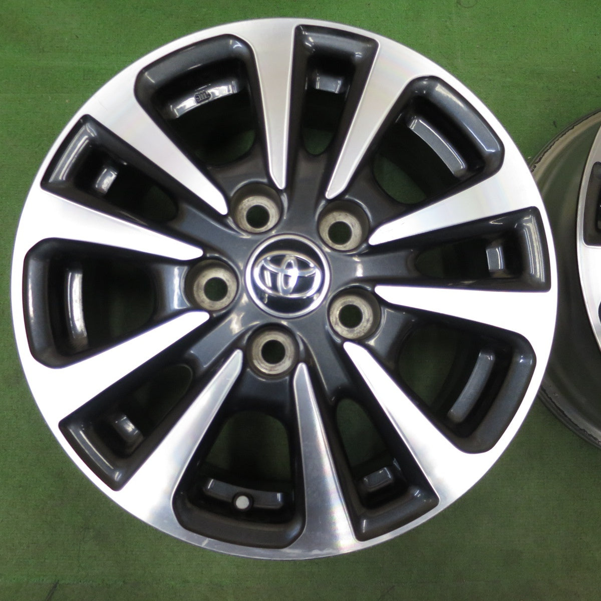 4本価格◎トヨタ 80系 エスクァイア 純正 ホイール 15インチ 15×6J PCD114.3/5H◎6081204NGホ