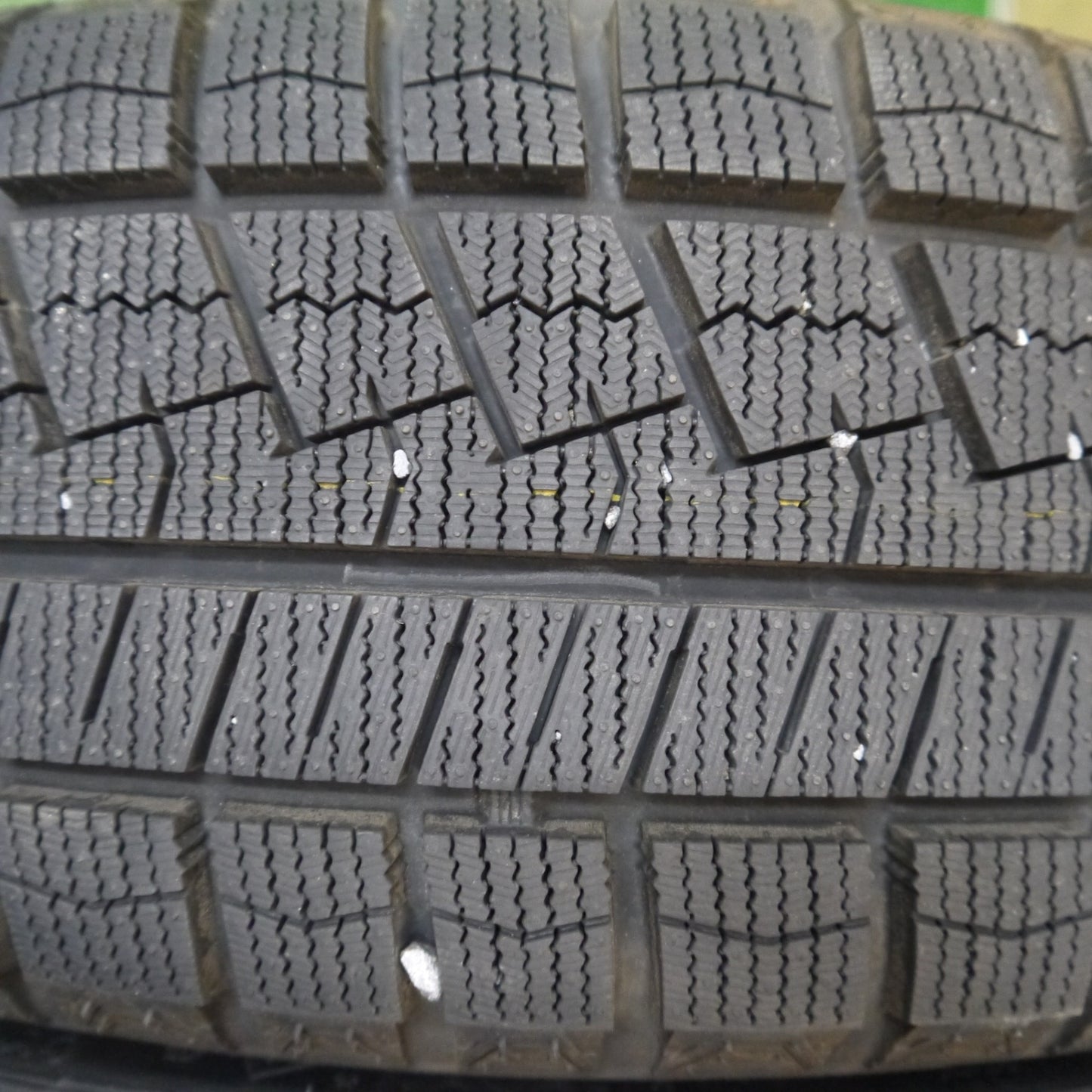 バリ溝！23年！ほぼ10分★スタッドレス 185/60R15 ネクセン WINGUARD ice2 SMACK ENKEI ヴァルキリー スマック エンケイ 15インチ PCD100/4H★6022008Hス