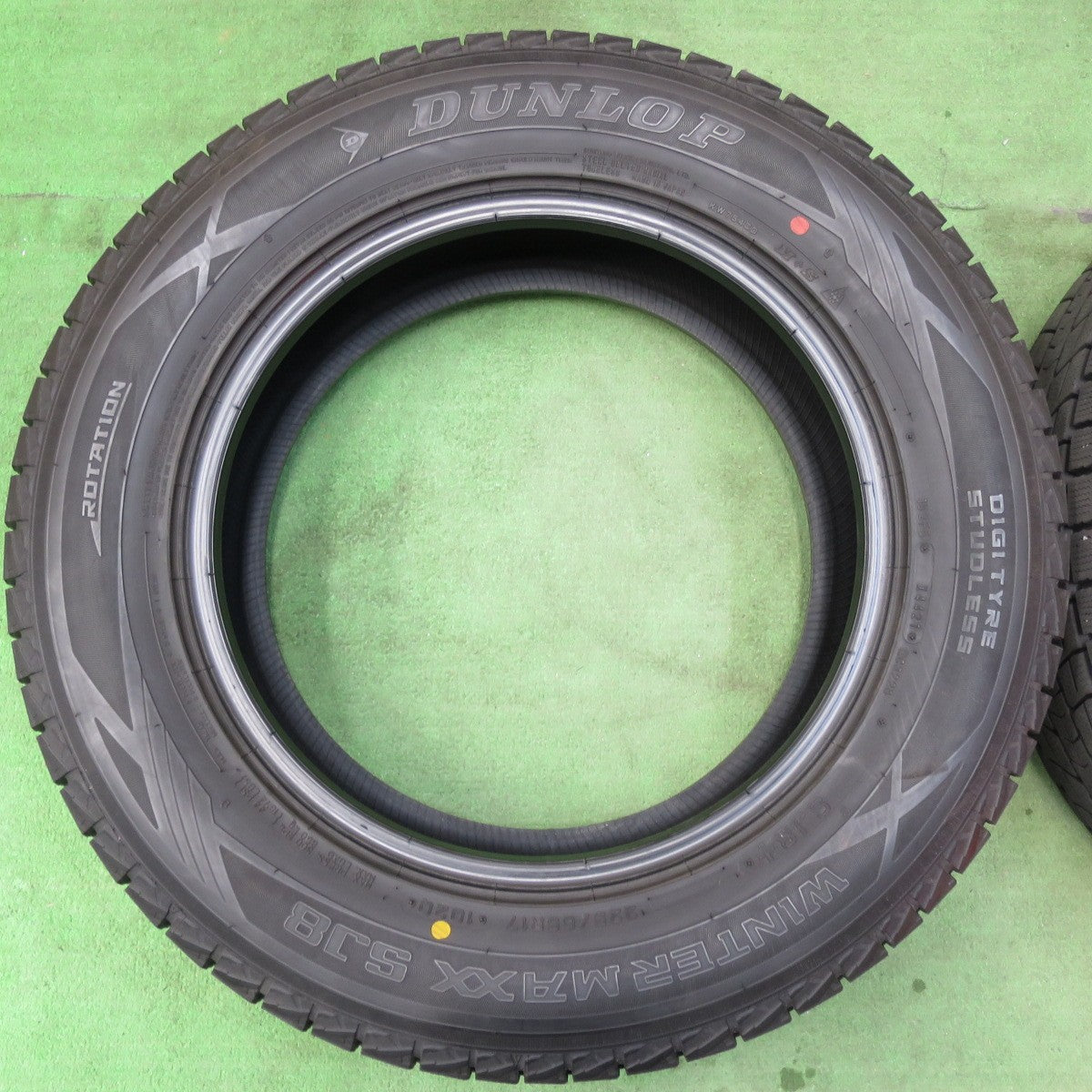 [送料無料] バリ溝！22年！9.5分★スタッドレス 225/65R17 ダンロップ ウインターマックス SJ8 SJ8+ タイヤ 17インチ NX ハリアー RAV4 エクストレイル等★5010817イスタ