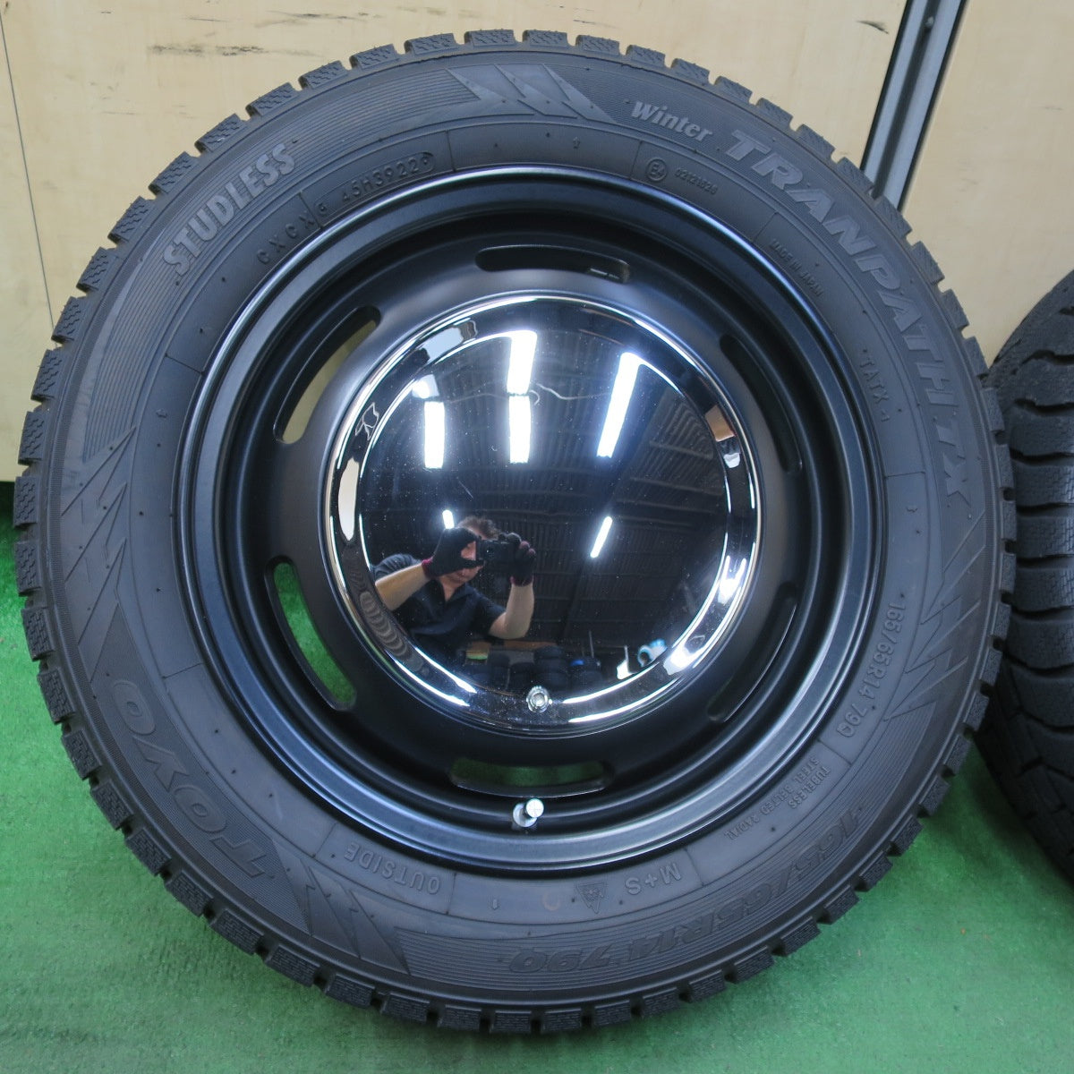 送料無料] 超バリ溝！22年！キレイ！ほぼ10分☆スタッドレス 165/65R14