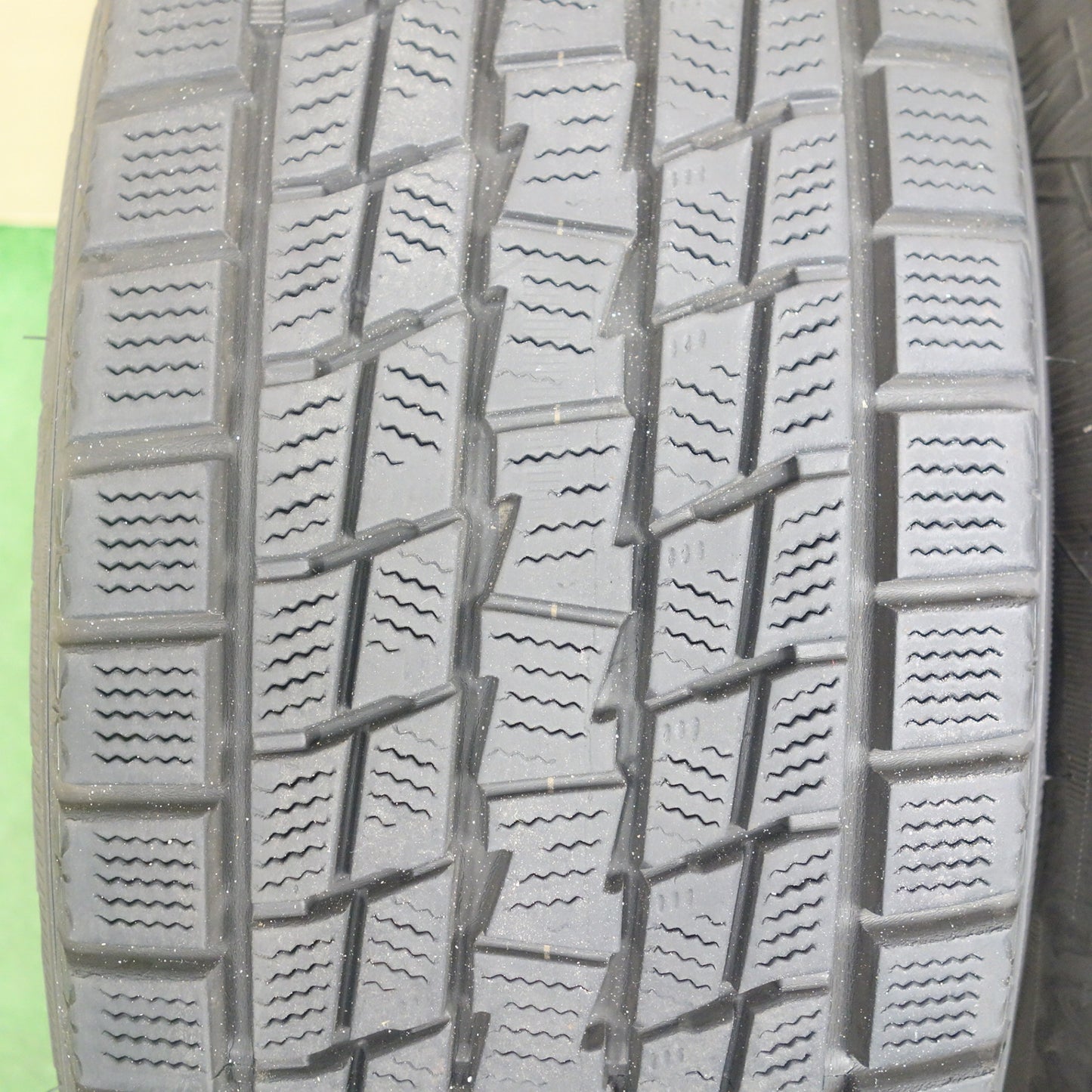 バリ溝！22年！キレイ！9.5分★スタッドレス 225/60R18 グッドイヤー アイスナビ SUV ravrion RS01 ラブリオン 18インチ PCD114.3/5H★6031104KTス