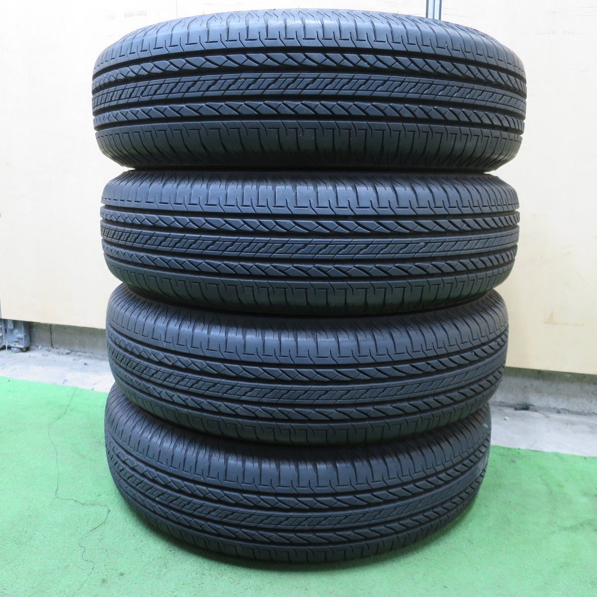 バリ溝！24年！9.5分★195/80R15 ブリヂストン デューラー H/L 852 DUELER タイヤ 15インチ ジムニー ノマド シエラ 等★6021603NGノタ