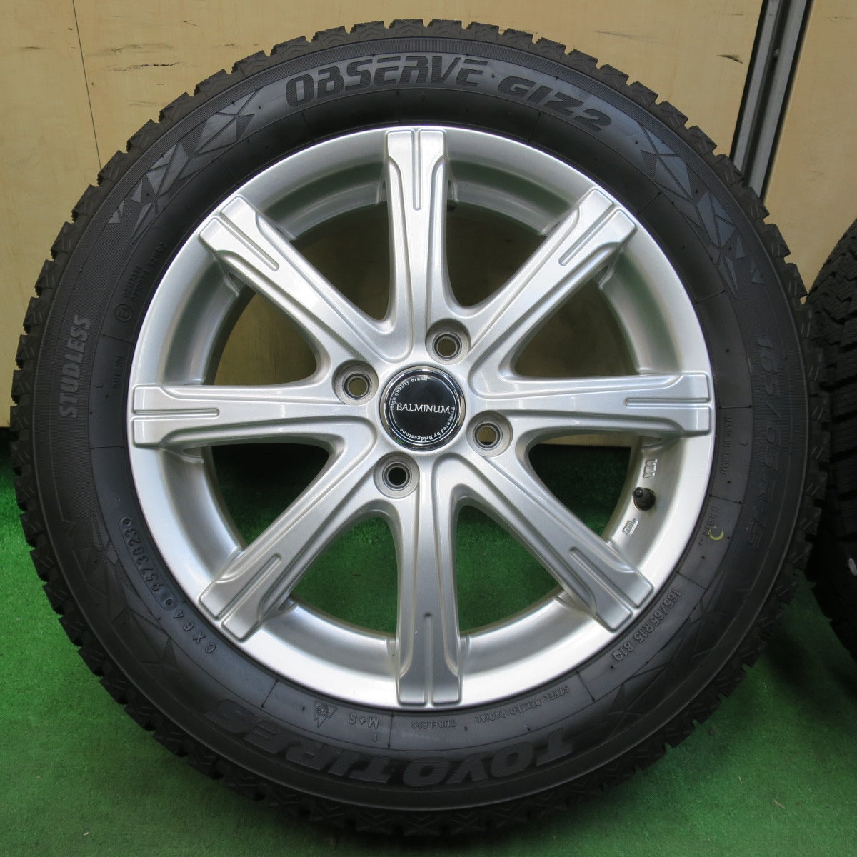 [送料無料] タイヤほぼ未使用！23年！キレイ★スタッドレス 165/65R15 トーヨー オブザーブ GIZ2 BALMINUM バルミナ 15インチ PCD100/4H★4111312イス