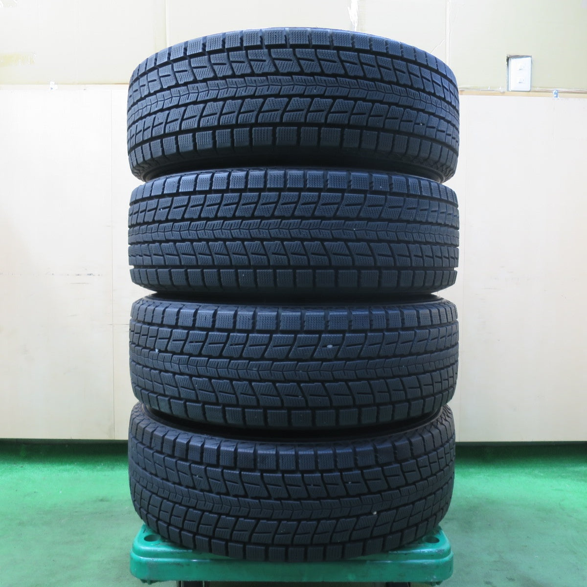 [送料無料] バリ溝！キレイ！9分★スバル SJ系 フォレスター 純正 225/60R17 スタッドレス ダンロップ ウインターマックス SJ8 17インチ PCD100/5H★5022407イス