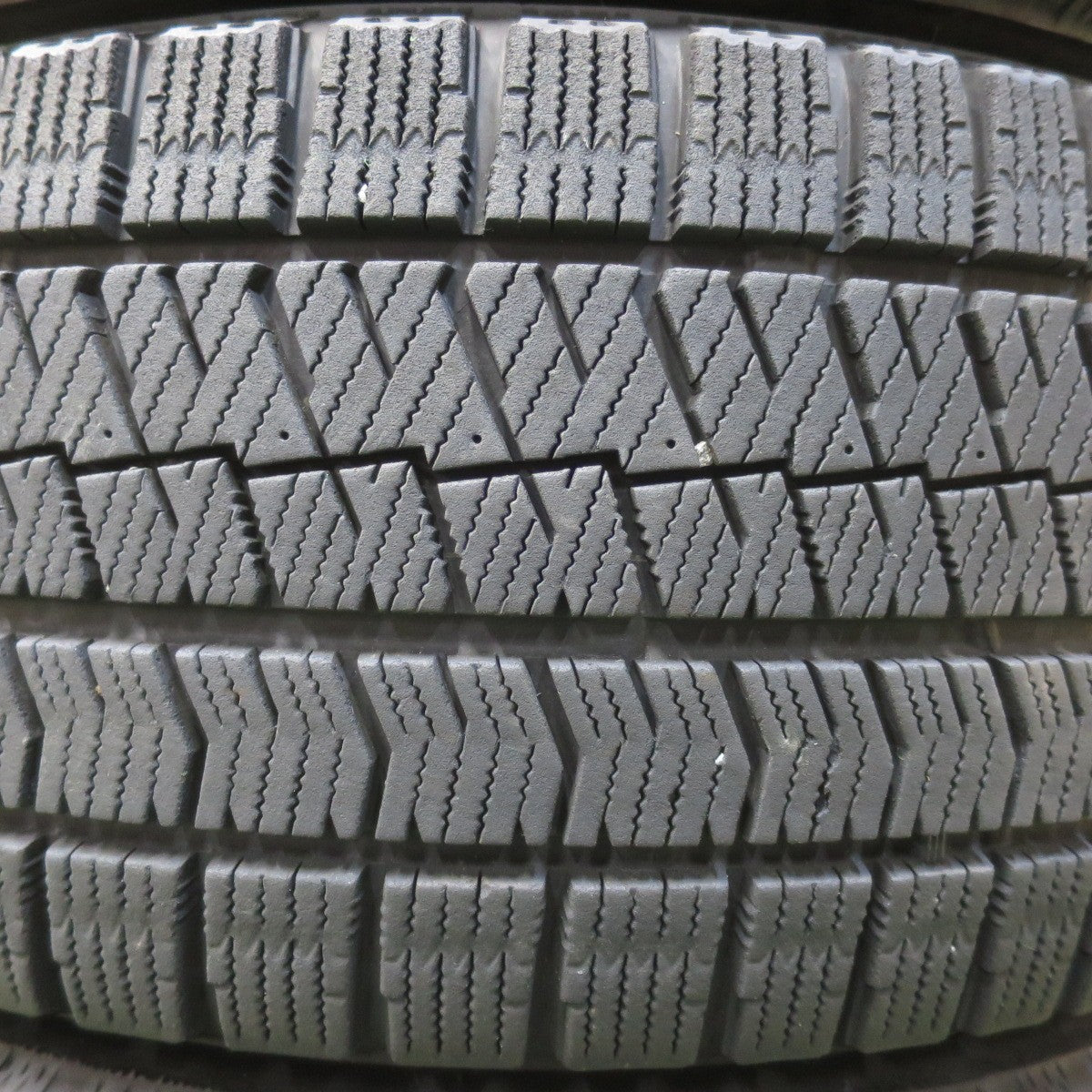 バリ溝！キレイ！9分★アウディ 等 AGA Dorf 205/55R16 スタッドレス ブリヂストン ブリザック VRX2 ドルフ 16インチ PCD112/5H★6021009イス