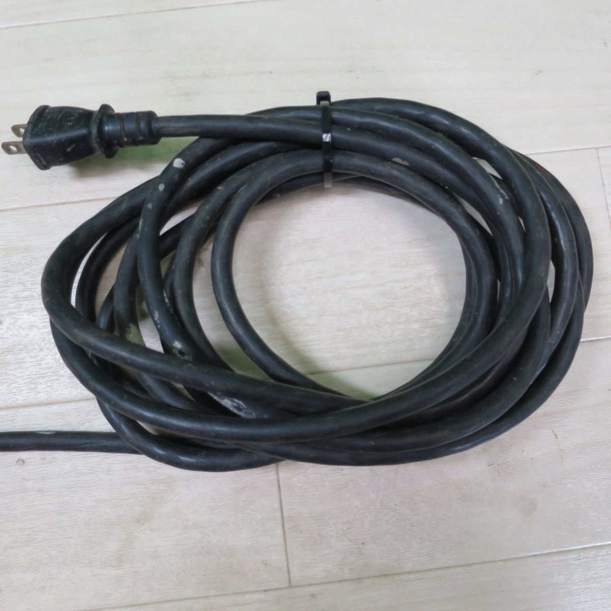 [送料無料] 付属品付き☆マキタ 26mm ハンマドリル HR2601F 電動 工具 ハンマードリル 100V コード式☆