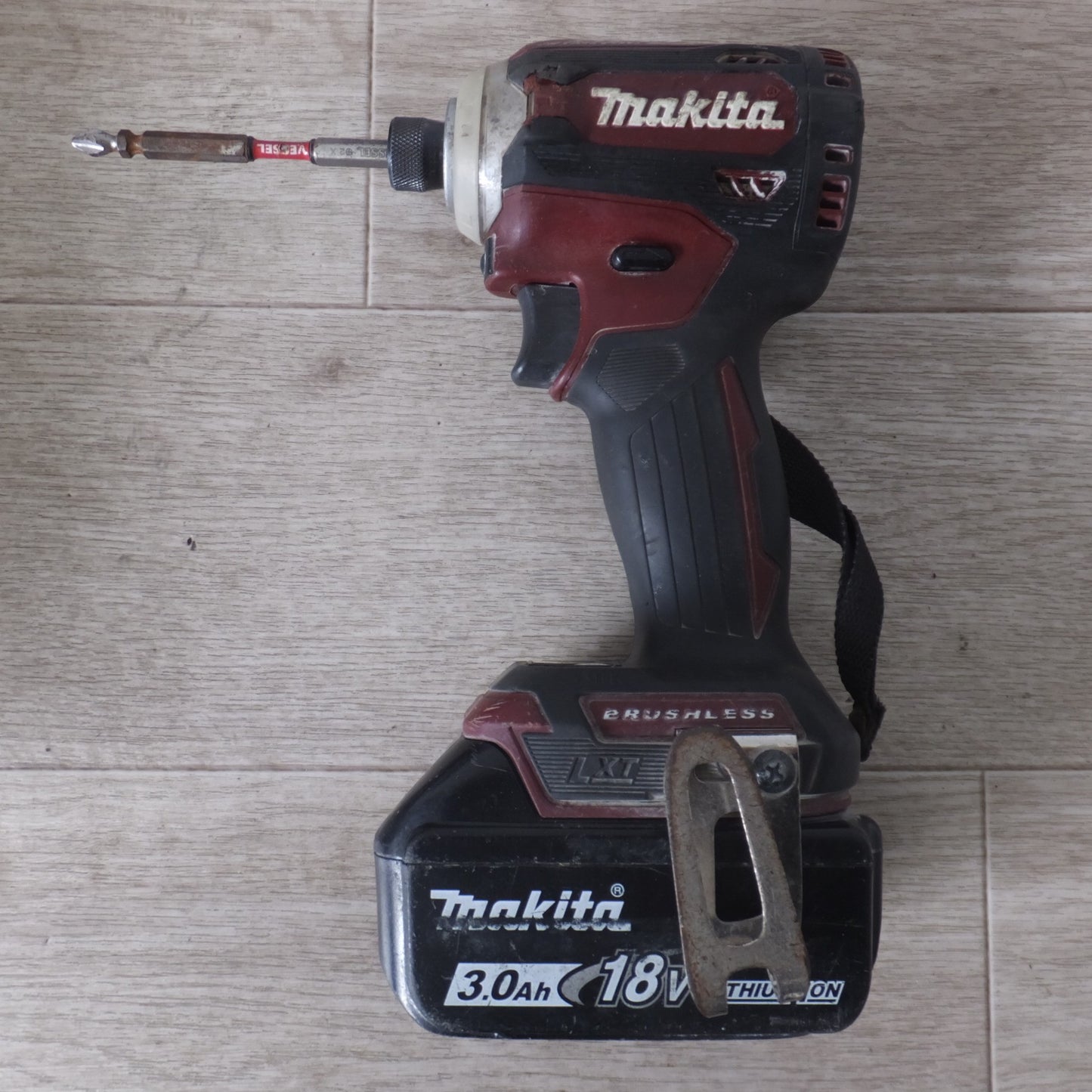 [送料無料] ★マキタ makita 充電式インパクトドライバ TD171DGXAR 18V　バッテリ 1個★