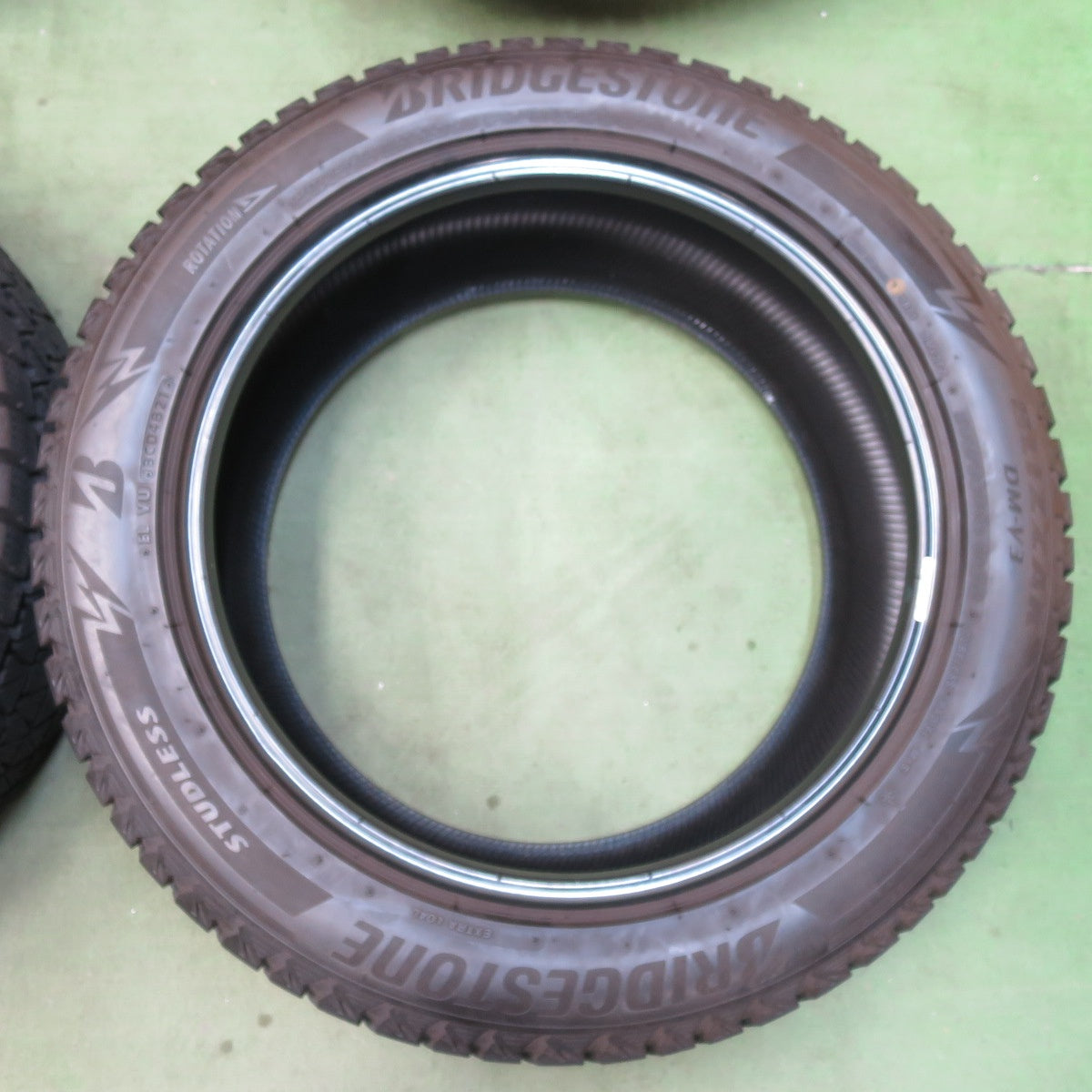 バリ溝！9.5分★スタッドレス 235/55R19 ブリヂストン ブリザック DM-V3 タイヤ 19インチ レクサス RX ハリアー RAV4 等★6010707イスタ