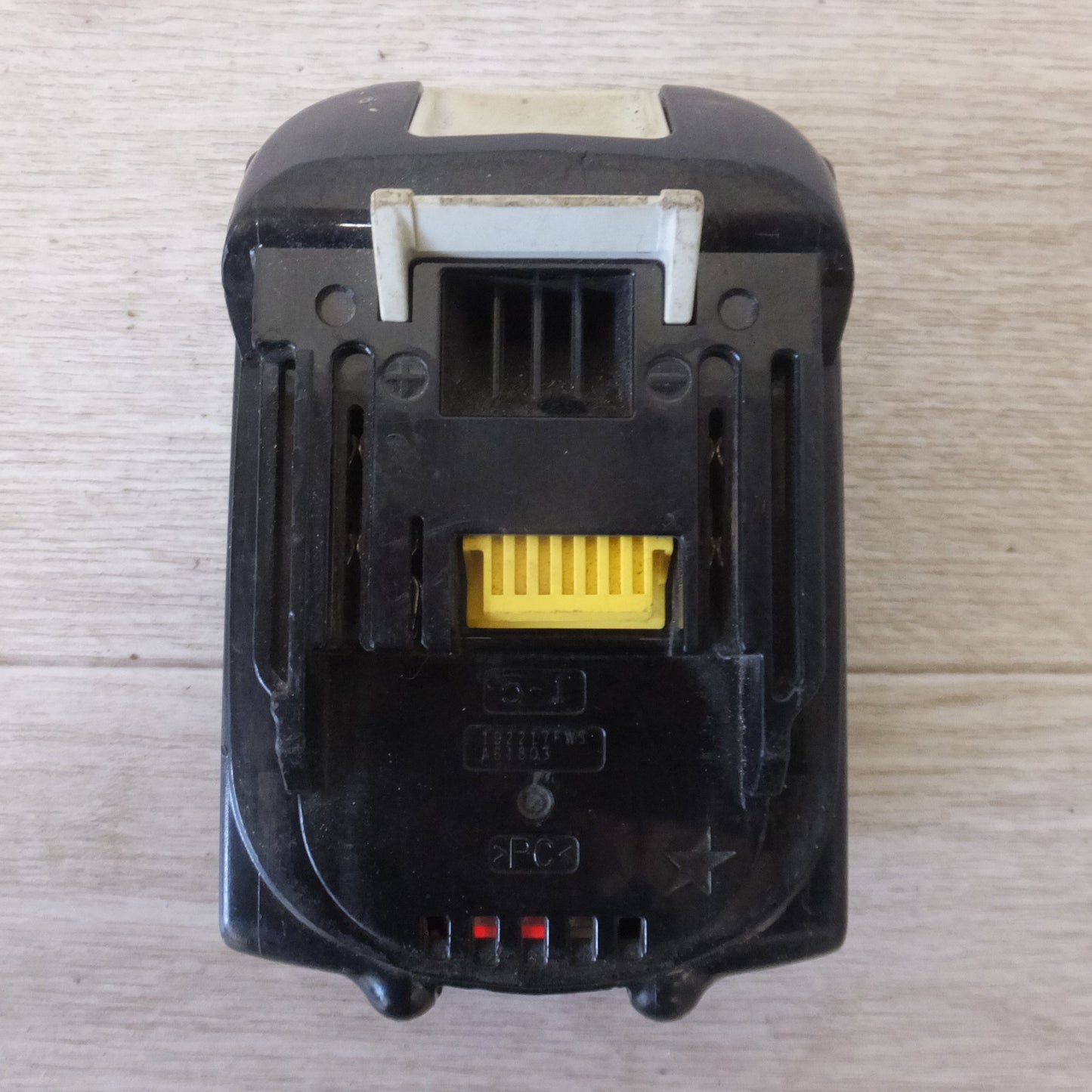 [送料無料] ★マキタ makita バッテリ BL1830B　DC18V 3.0Ah 54Wh Li-ion20★