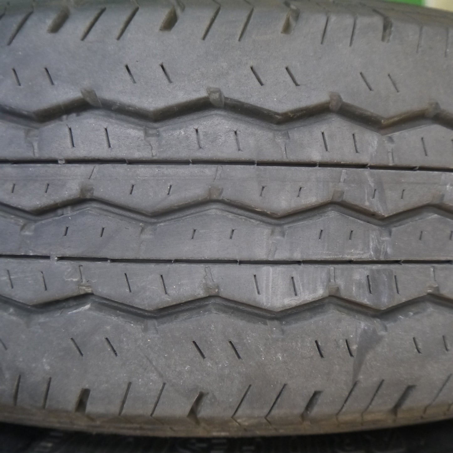 バリ溝！24年！9分★195/80R15 107/105S ブリヂストン エコピア RD613 タイヤ 15インチ ハイエース キャラバン 等★6060501Hノタ