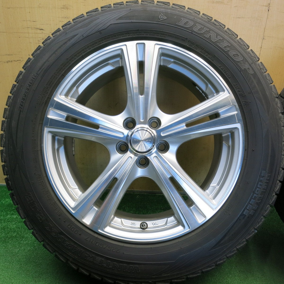 バリ溝！9分◎XV フォレスター 等 225/60R17 スタッドレス ダンロップ ウインターマックス SJ8 ROZEST ローゼスト 17インチ PCD100/5H◎6071803HAス