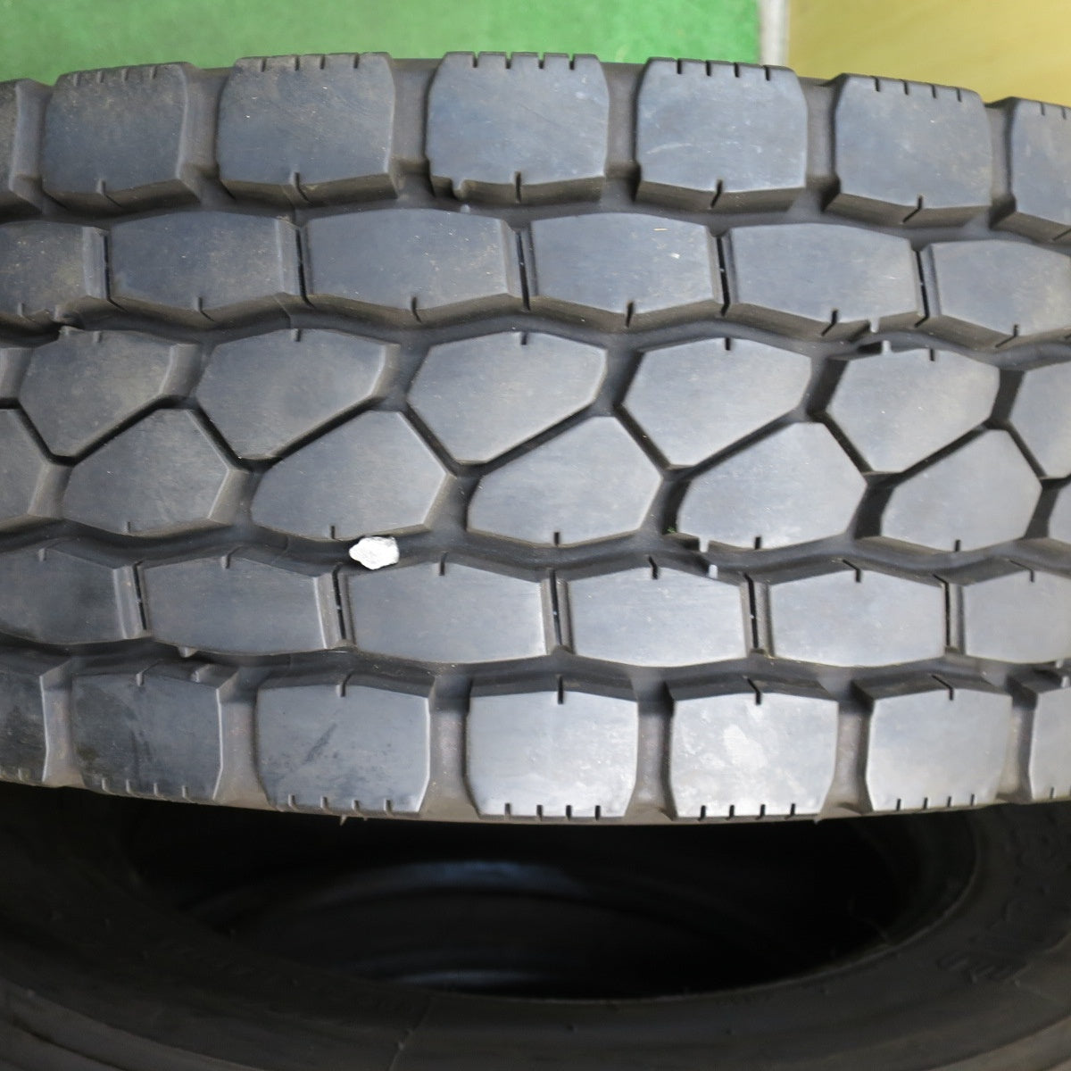 *送料無料* バリ溝！22年！9.5分★トラック タイヤ 225/80R17.5 123/122L ブリヂストン エコピア M801Ⅱ ミックス 17.5インチ★4033004KKスタ