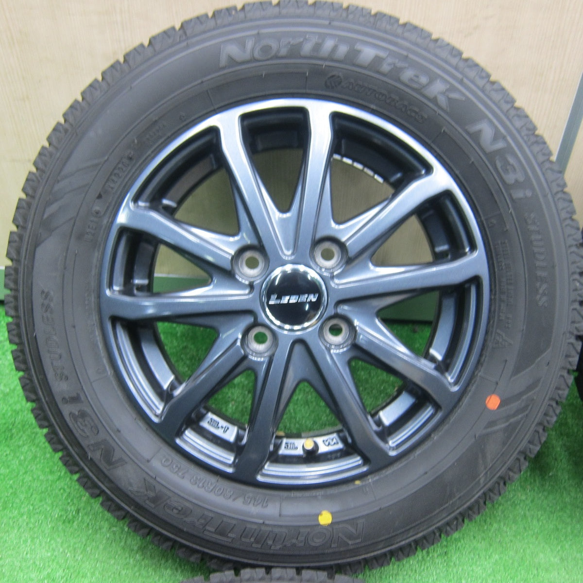 [送料無料] バリ溝！20年！キレイ！9.5分以上★スタッドレス 145/80R13 オートバックス ノーストレック N3i LEBEN レーベン 13インチ PCD100/4H★4121004TNス