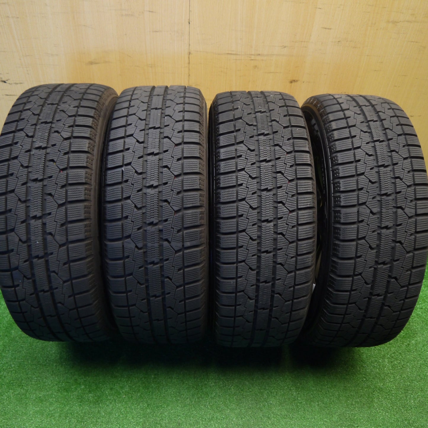 バリ溝！キレイ！9.5分★BMW 等 Eurodesign TA072 205/55R16 スタッドレス トーヨー オブザーブ ガリット GIZ 16インチ ユーロデザイン PCD120/5H★5102803Hス