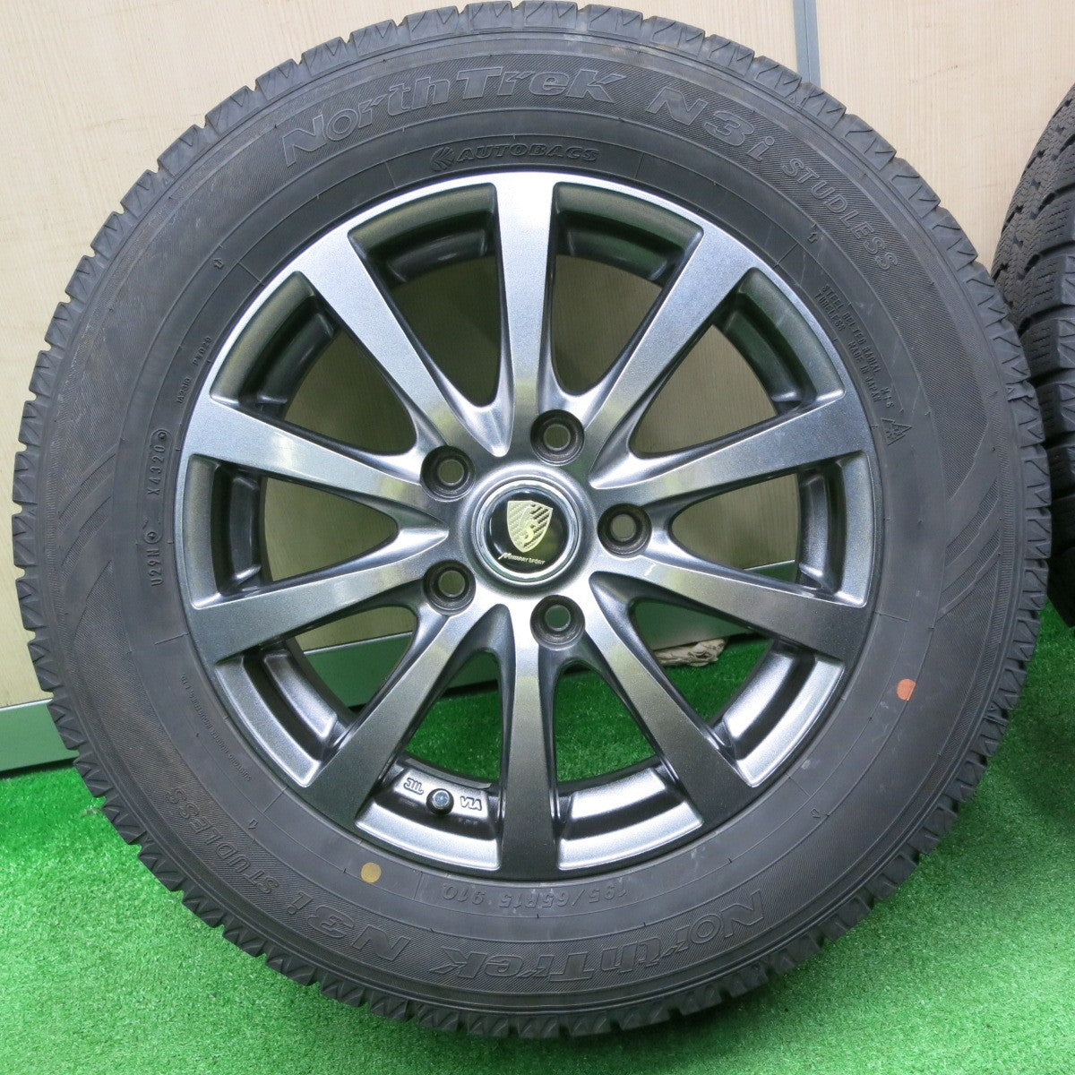 195/65R15 スタッドレス マナレイスポーツ アルミホイール