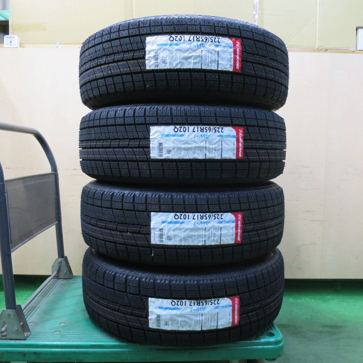 未使用！22年★スタッドレス 225/65R17 ナンカン アイスアクティバ AW-1 EMBELY 17インチ PCD114.3/5H★5021505イス