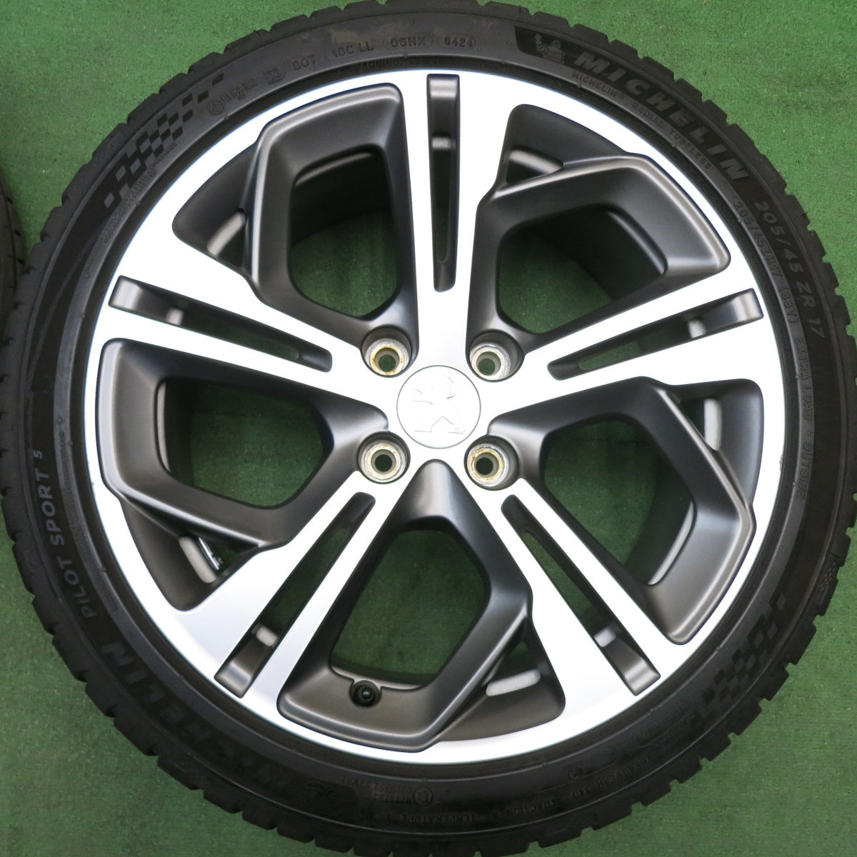 バリ溝！24年！キレイ！8.5分★プジョー 208 GTi 純正 205/45R17 ミシュラン パイロット スポーツ5 PEUGEOT 17インチ PCD108/4H★6041213HAノ