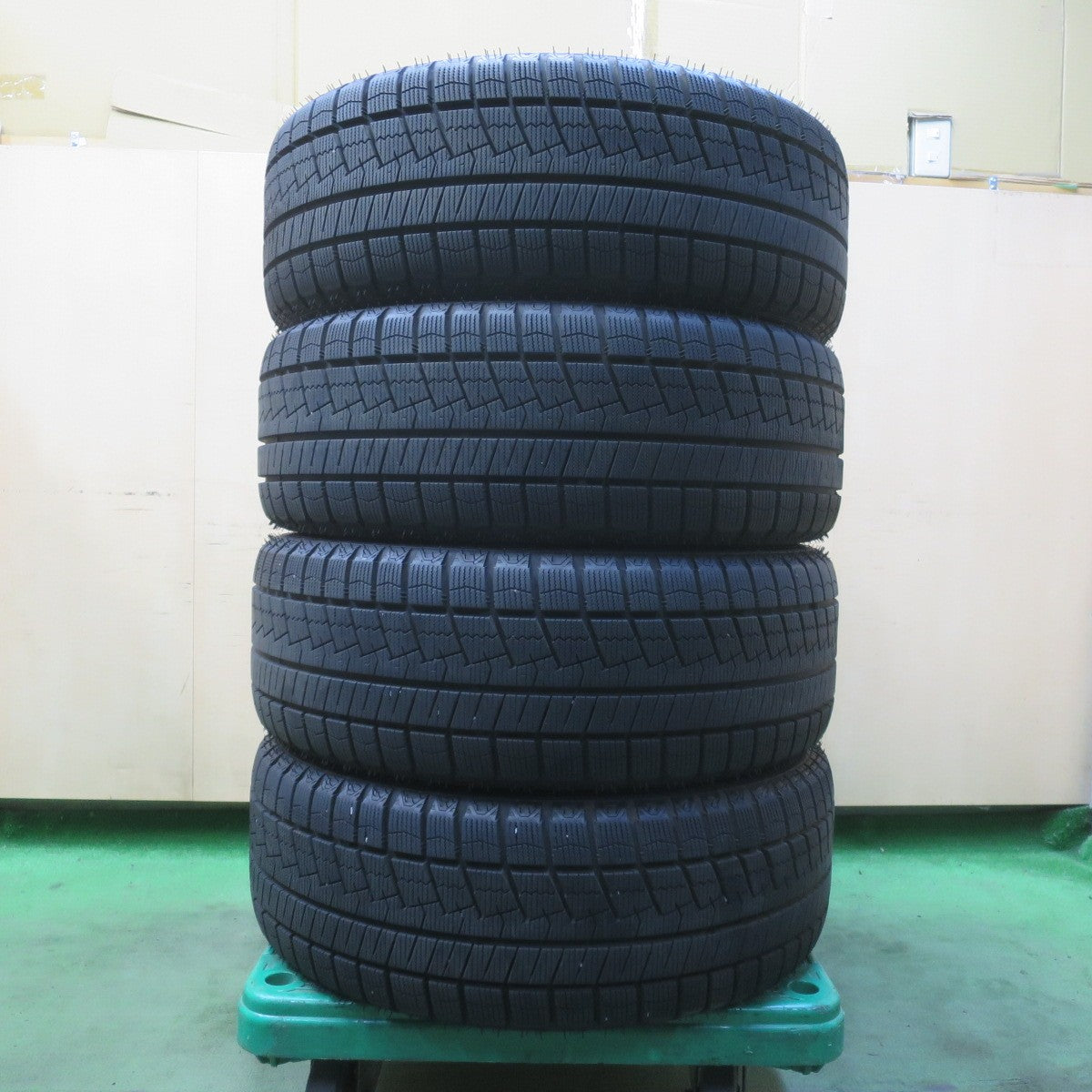 バリ溝！24年！9.5分★スタッドレス 225/45R18 ネクセン ウィンガード アイス2 BADX D.O.S. TURBINE Ⅱ DOS 18インチ PCD114.3/5H★6051303イス