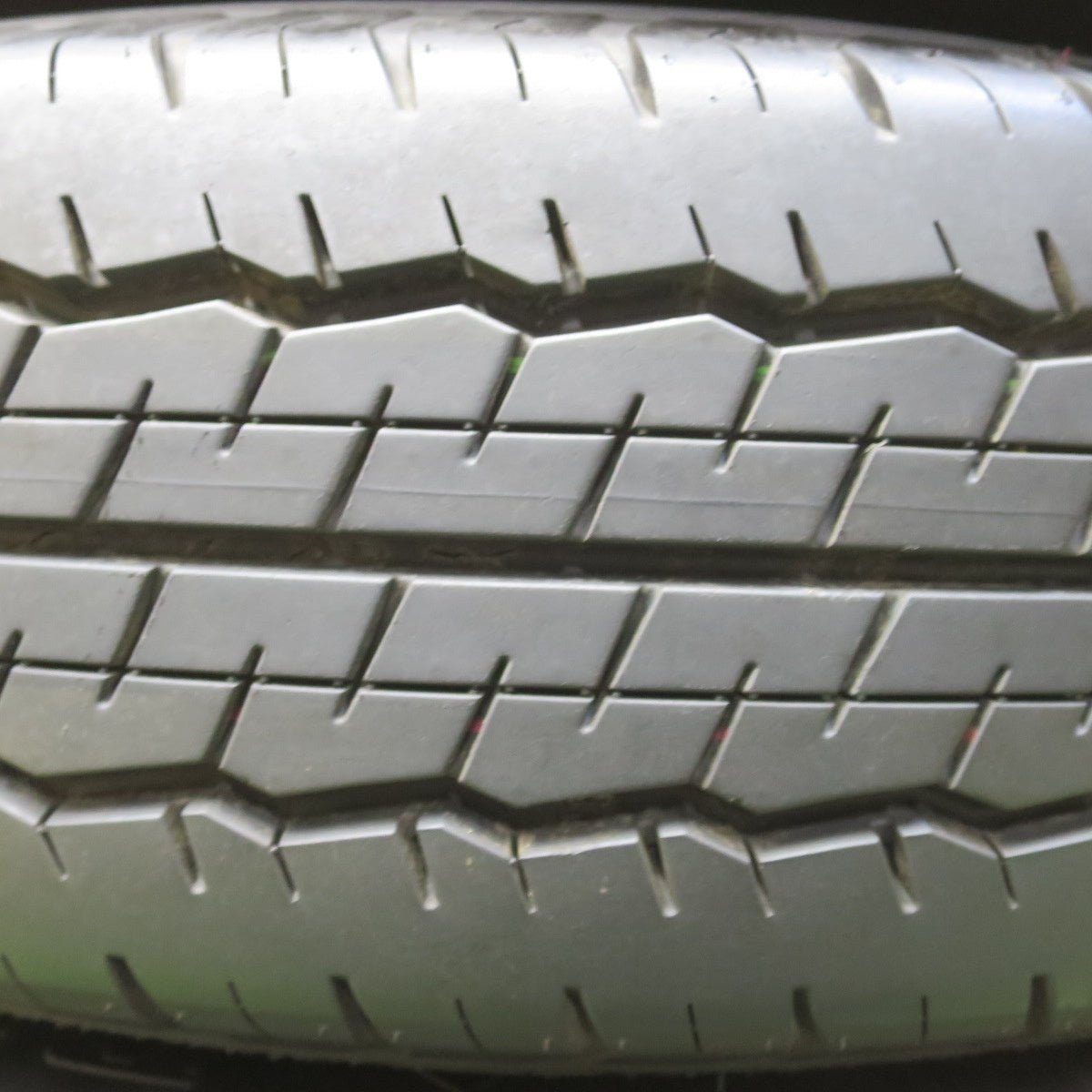 バリ溝！25年！9.5分◎トヨタ 200系 ハイエース 純正 スチール 195/80R15 107/105S ダンロップ SP175N 15インチ PCD139.7/6H◎6062607イノ