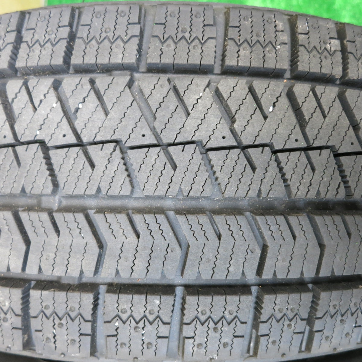 バリ溝！24年！キレイ！9.5分★スタッドレス 195/65R16 ブリヂストン ブリザック VRX2 BALMINUM バルミナ 16インチ PCD100/4H★5100902HAス