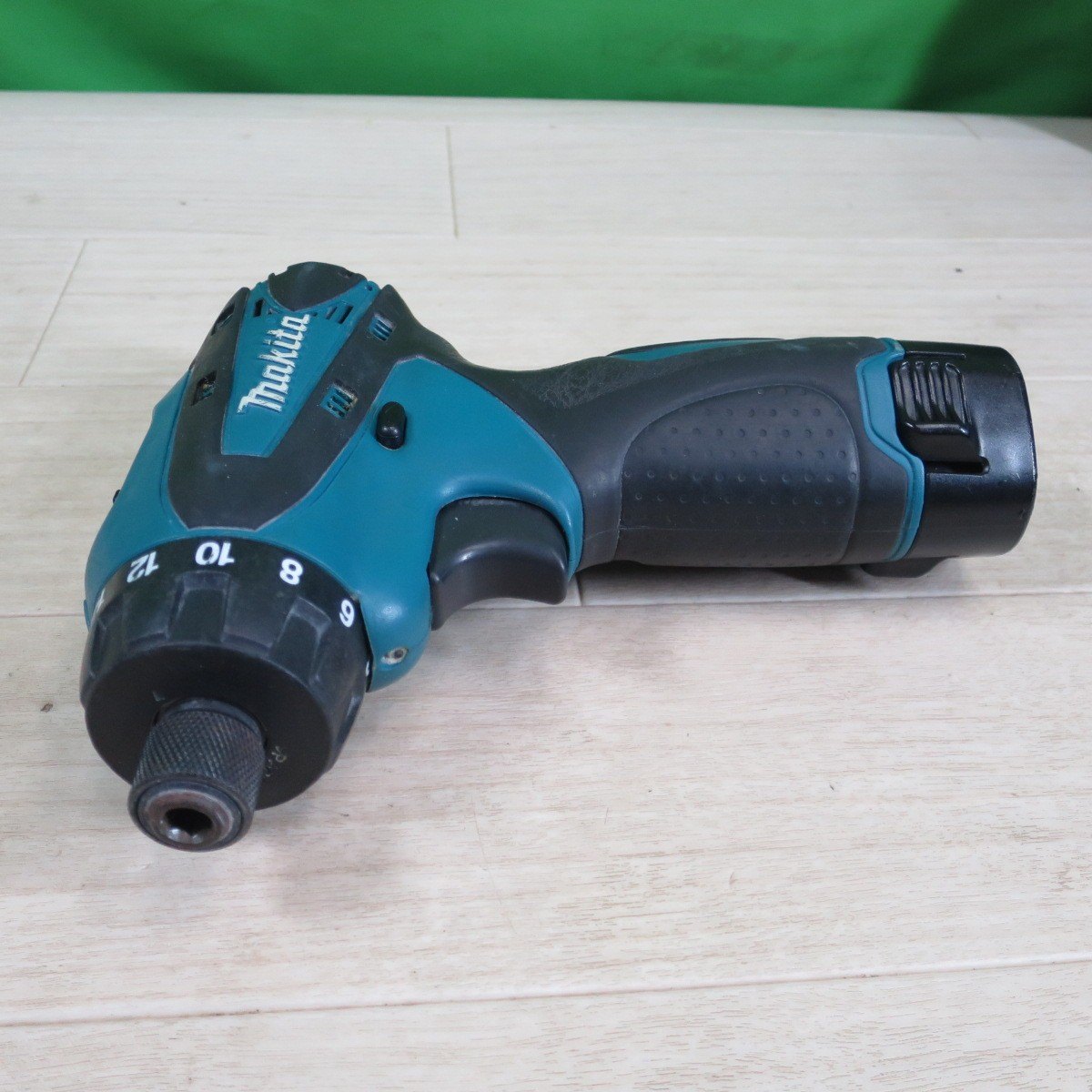 ☆マキタ makita 充電式 ドライバドリル DF030DWX 10.8V バッテリ BL1013 充電器 DC10WA セット☆ [送料無料]