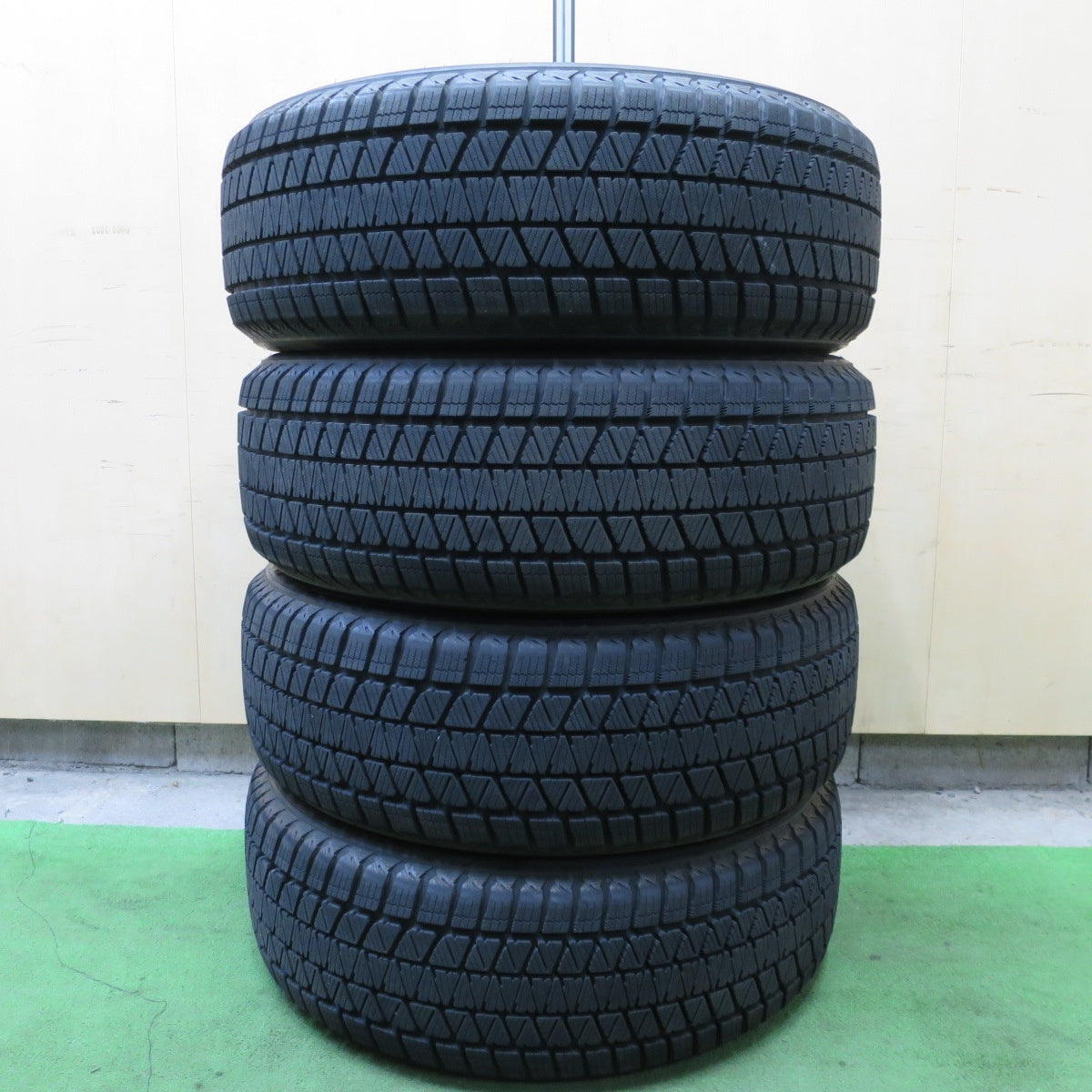 バリ溝！23年！9.5分以上★スタッドレス 225/55R19 ブリヂストン ブリザック DM-V3 タイヤ 19インチ ハリアー クラウンクロスオーバー 等★6021602NGスタ