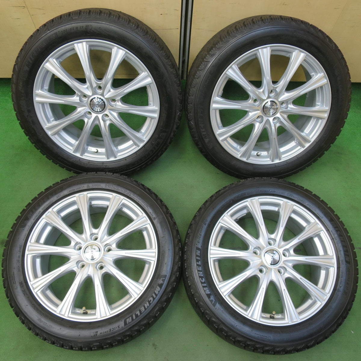 未使用！21年★スタッドレス 205/55R17 ミシュラン X-ICE SNOW STAYER ステイヤー 17インチ PCD114.3/5H★5101505イス