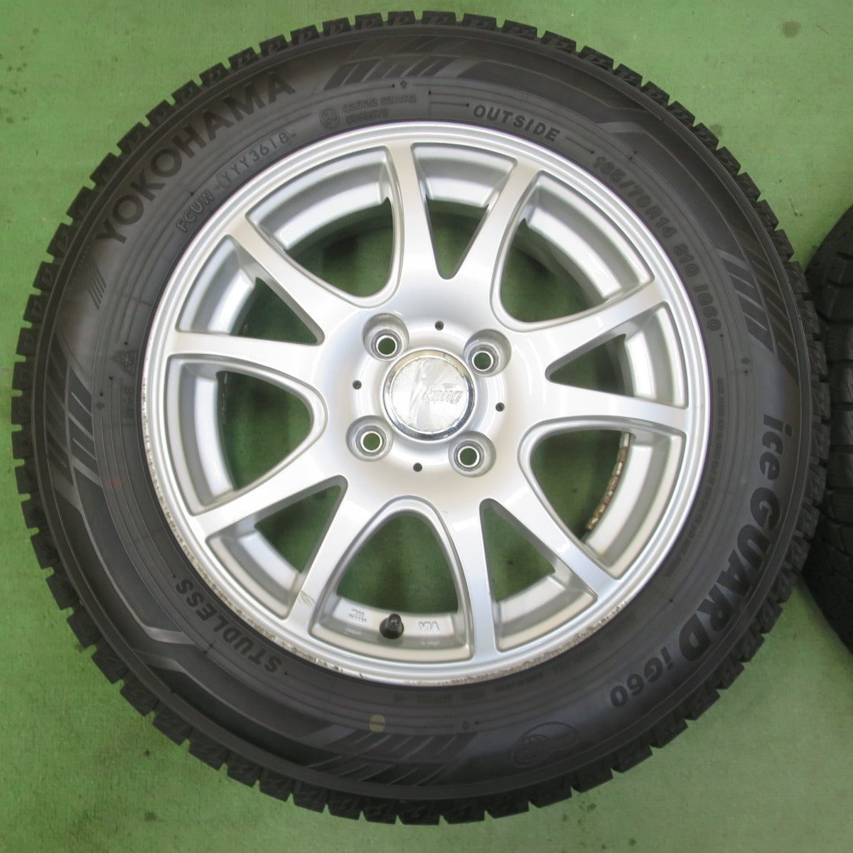 バリ溝！キレイ！9.5分以上★スタッドレス 165/70R14 ヨコハマ アイスガード iG60 Fang ファング 14インチ PCD100/4H★6011604イス