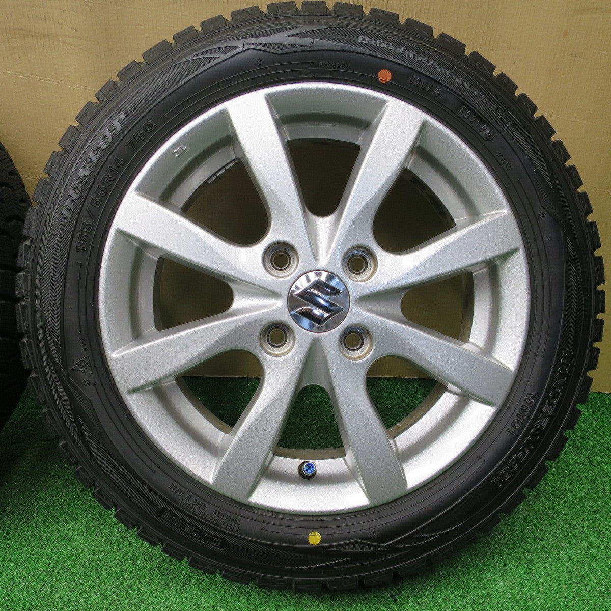 バリ溝！キレイ！9.5分以上★スズキ MH55S ワゴンR 純正 155/65R14 スタッドレス ダンロップ ウインターマックス WM01 14インチ PCD100/4H★5121005NKス