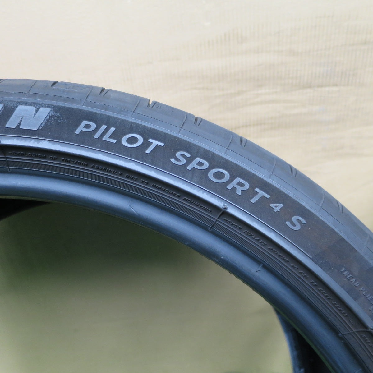 バリ溝！24年！8.5分！2本★265/30R19 ミシュラン パイロット スポーツ4 S タイヤ 19インチ シビック タイプR 等★6012403NKノタ